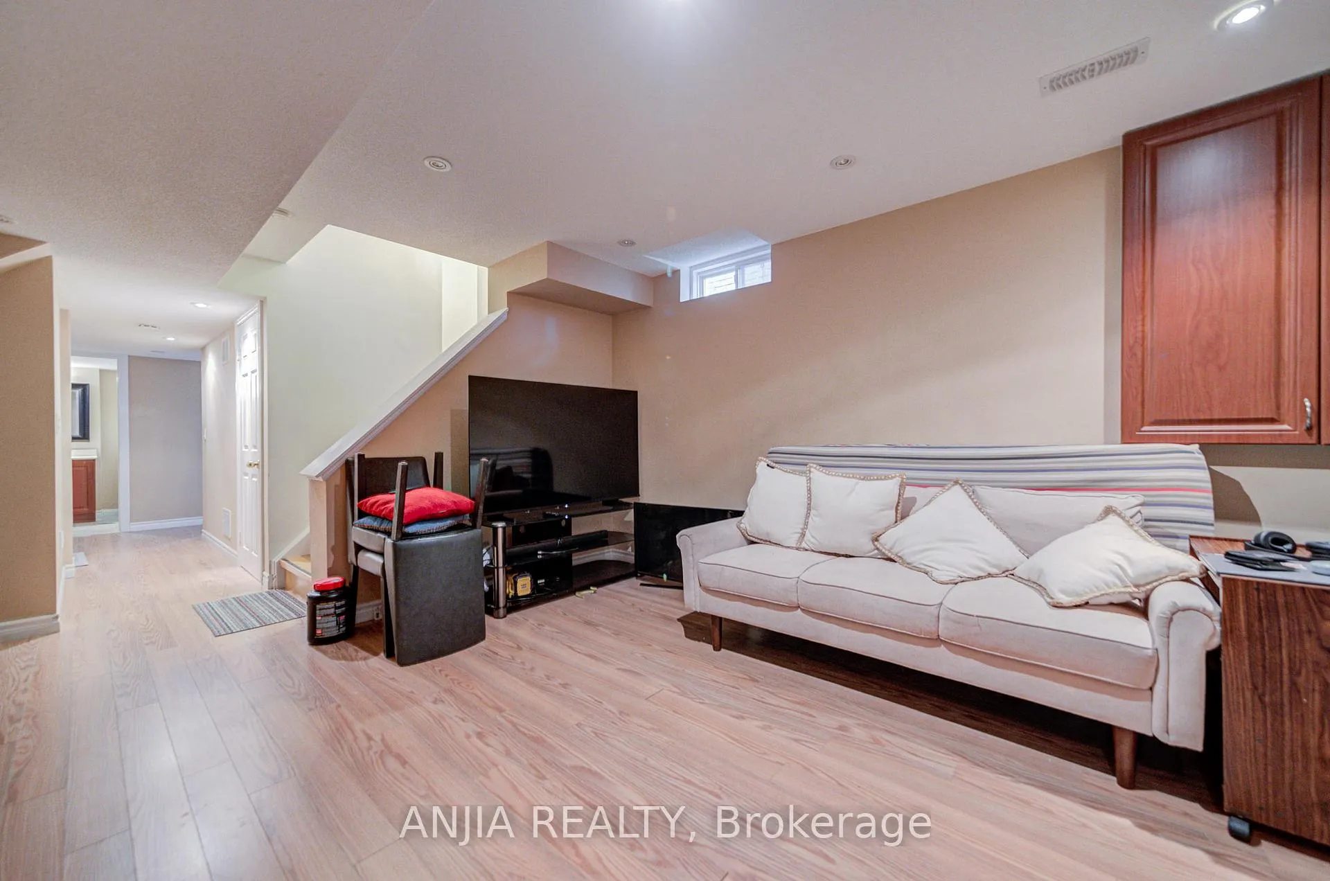 Photo 41 of 51 Oxfordshire Street, Markham, Berczy — HOMEH