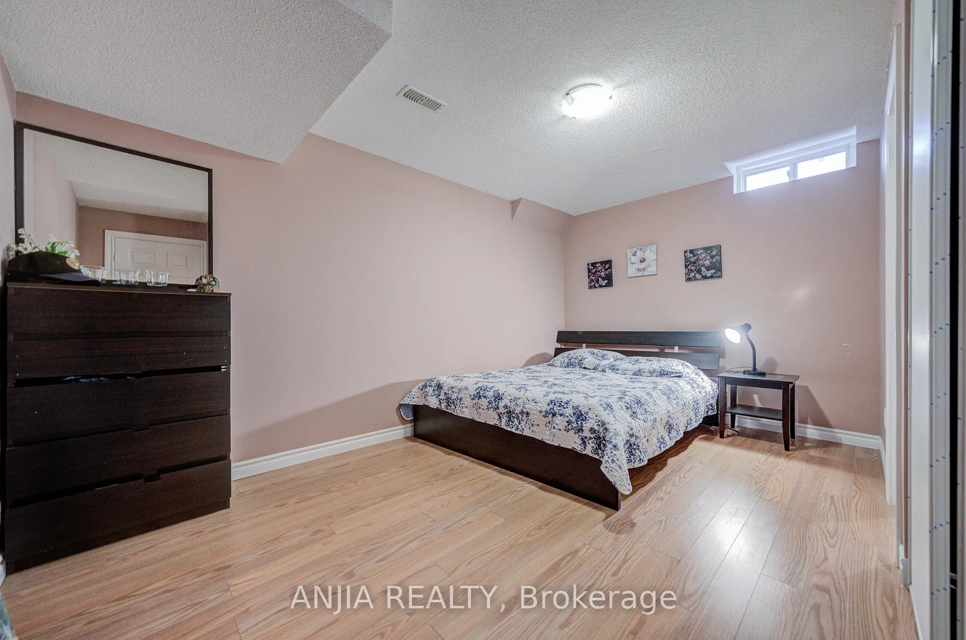 Photo 42 of 51 Oxfordshire Street, Markham, Berczy — HOMEH