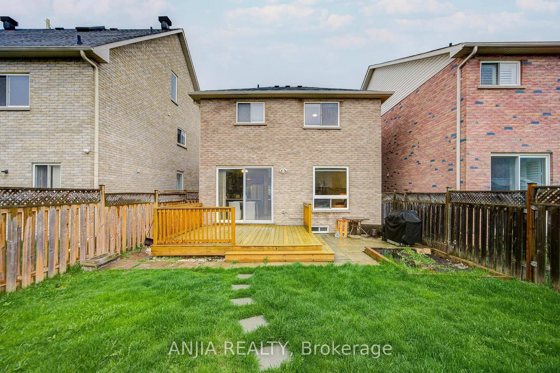 Photo 49 of 51 Oxfordshire Street, Markham, Berczy — HOMEH