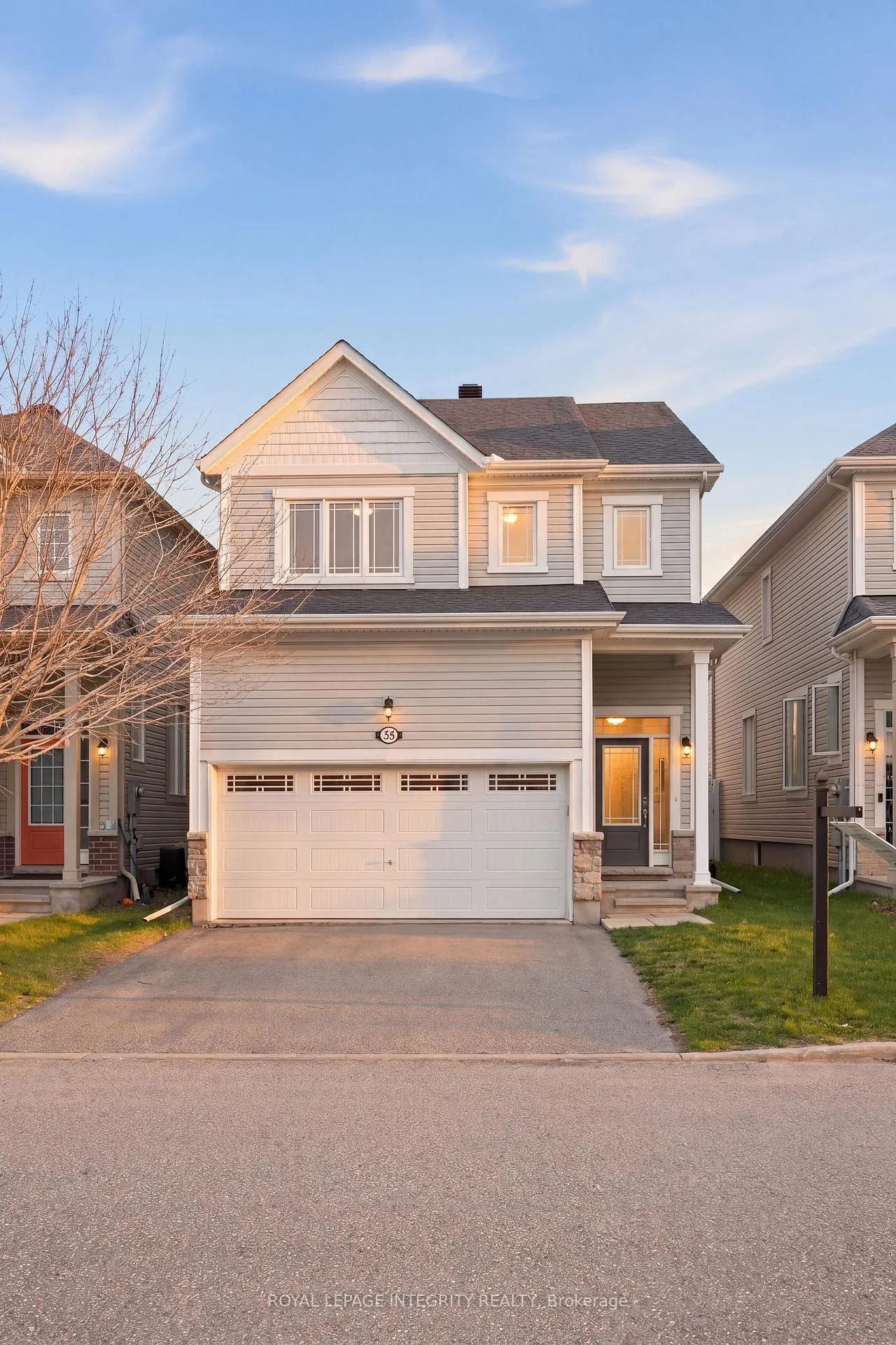 Photo 2 of 322 Autumnfield Street, Ottawa, Kanata - Emerald Meadows/Trailwest — HOMEH