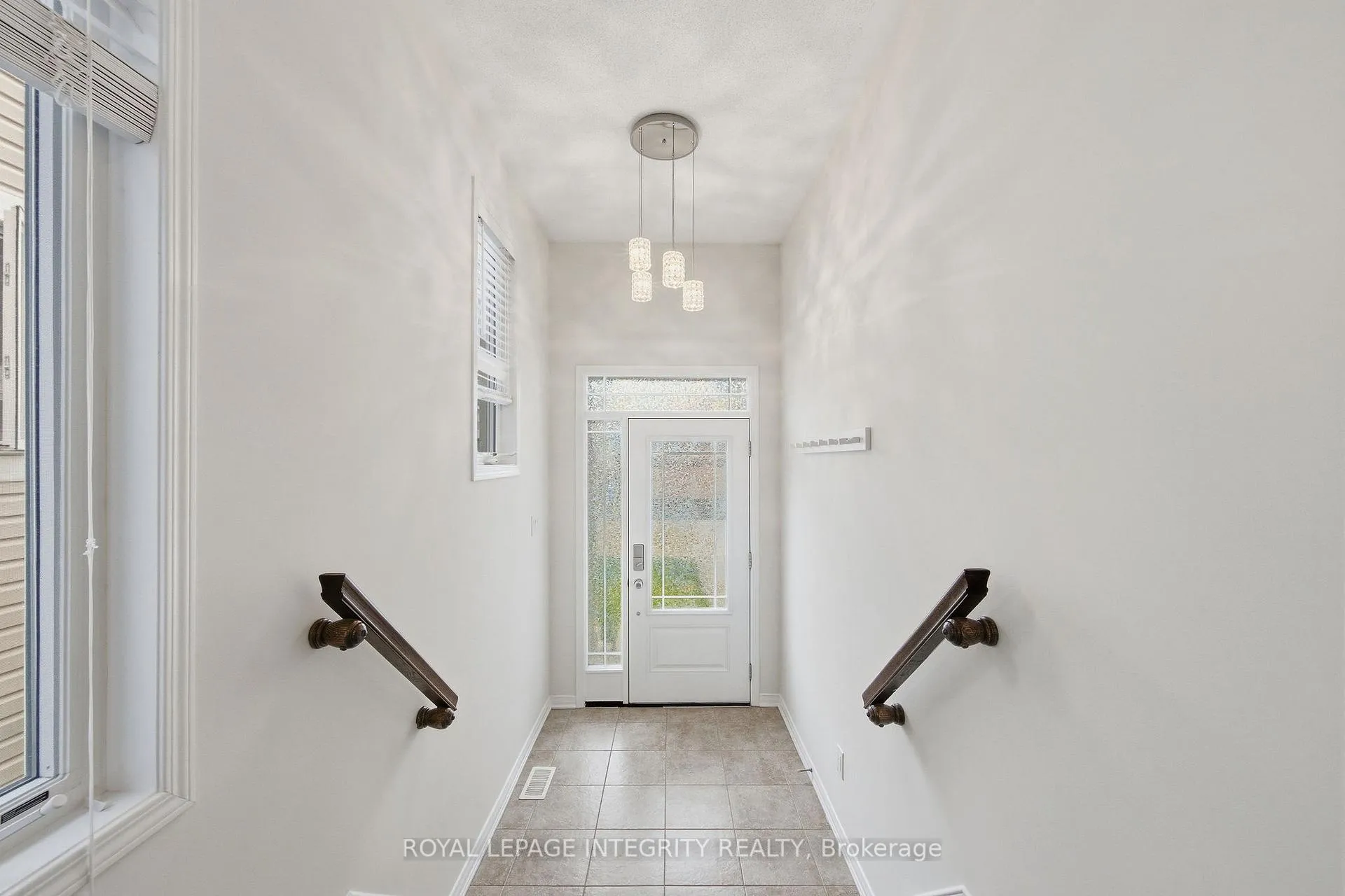 Photo 4 of 322 Autumnfield Street, Ottawa, Kanata - Emerald Meadows/Trailwest — HOMEH