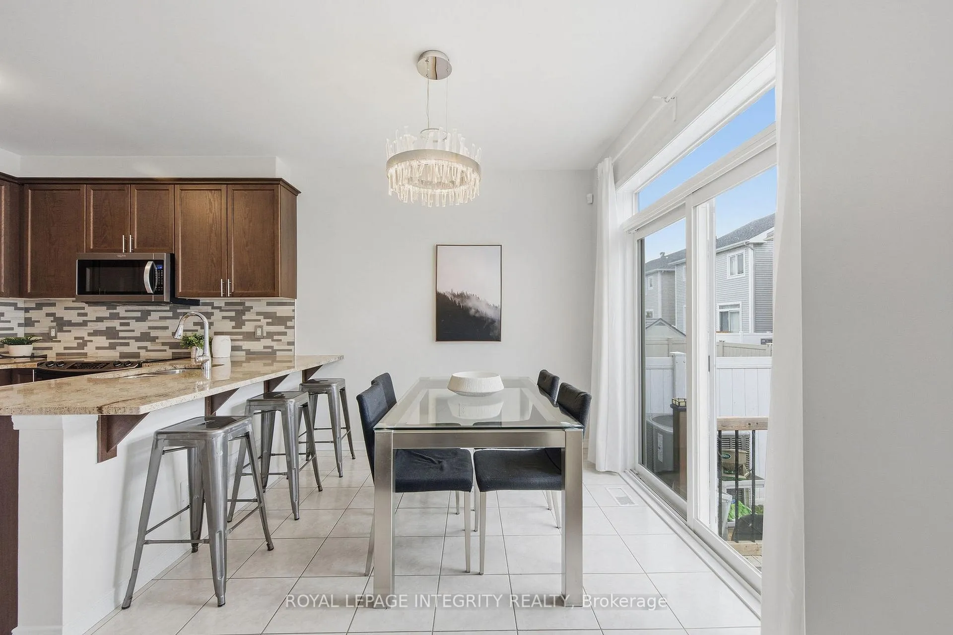 Photo 16 of 322 Autumnfield Street, Ottawa, Kanata - Emerald Meadows/Trailwest — HOMEH