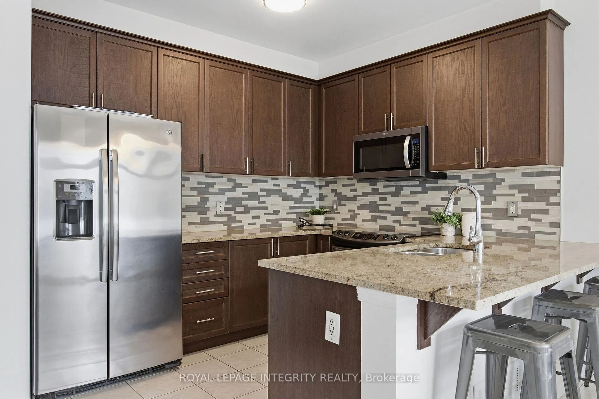 Photo 20 of 322 Autumnfield Street, Ottawa, Kanata - Emerald Meadows/Trailwest — HOMEH
