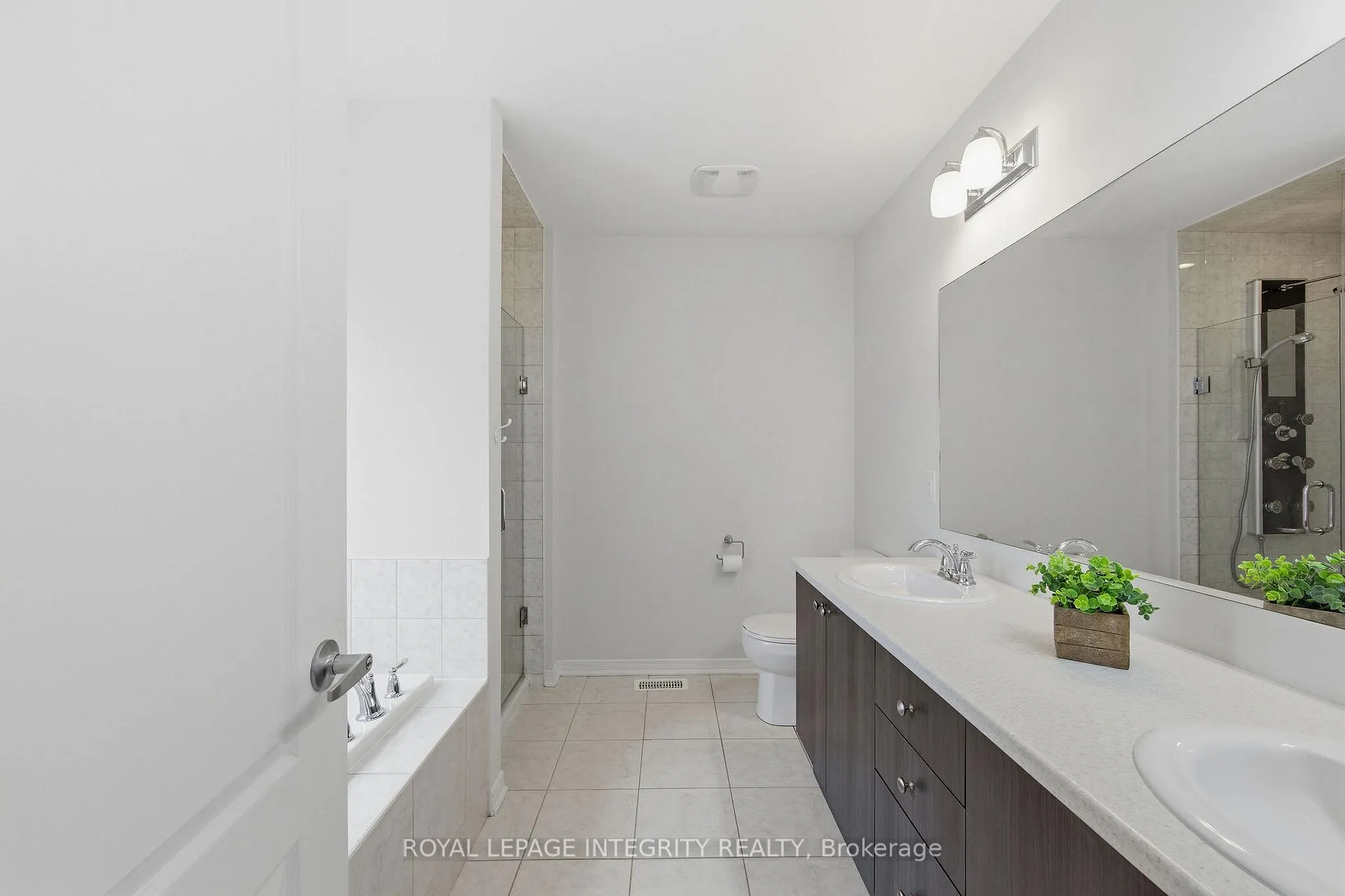 Photo 24 of 322 Autumnfield Street, Ottawa, Kanata - Emerald Meadows/Trailwest — HOMEH