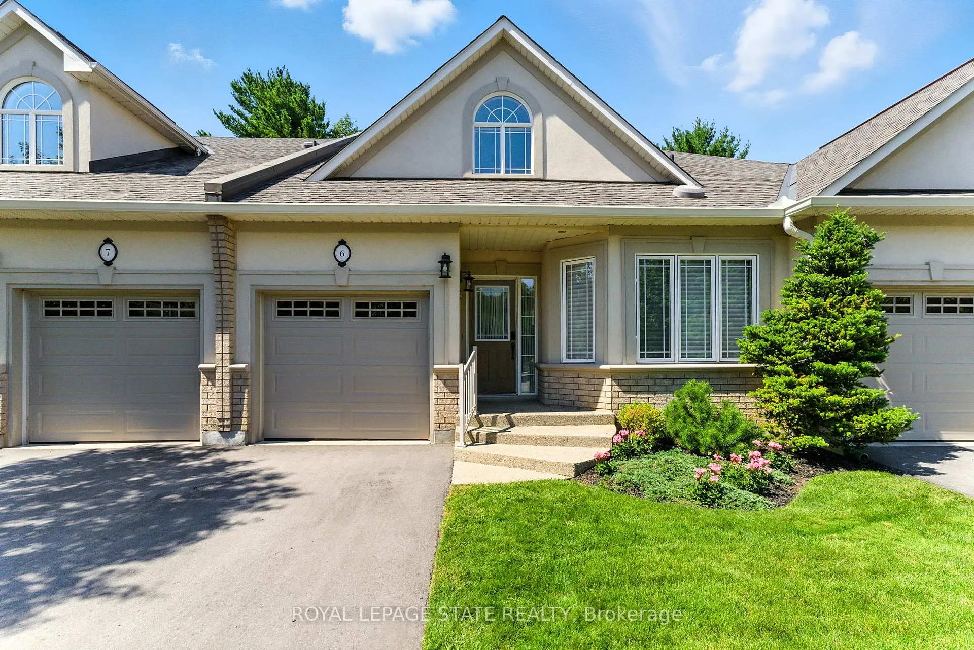 Photo 1 of Unit 6, 40 Wesleyan Court, Hamilton, Ancaster — HOMEH