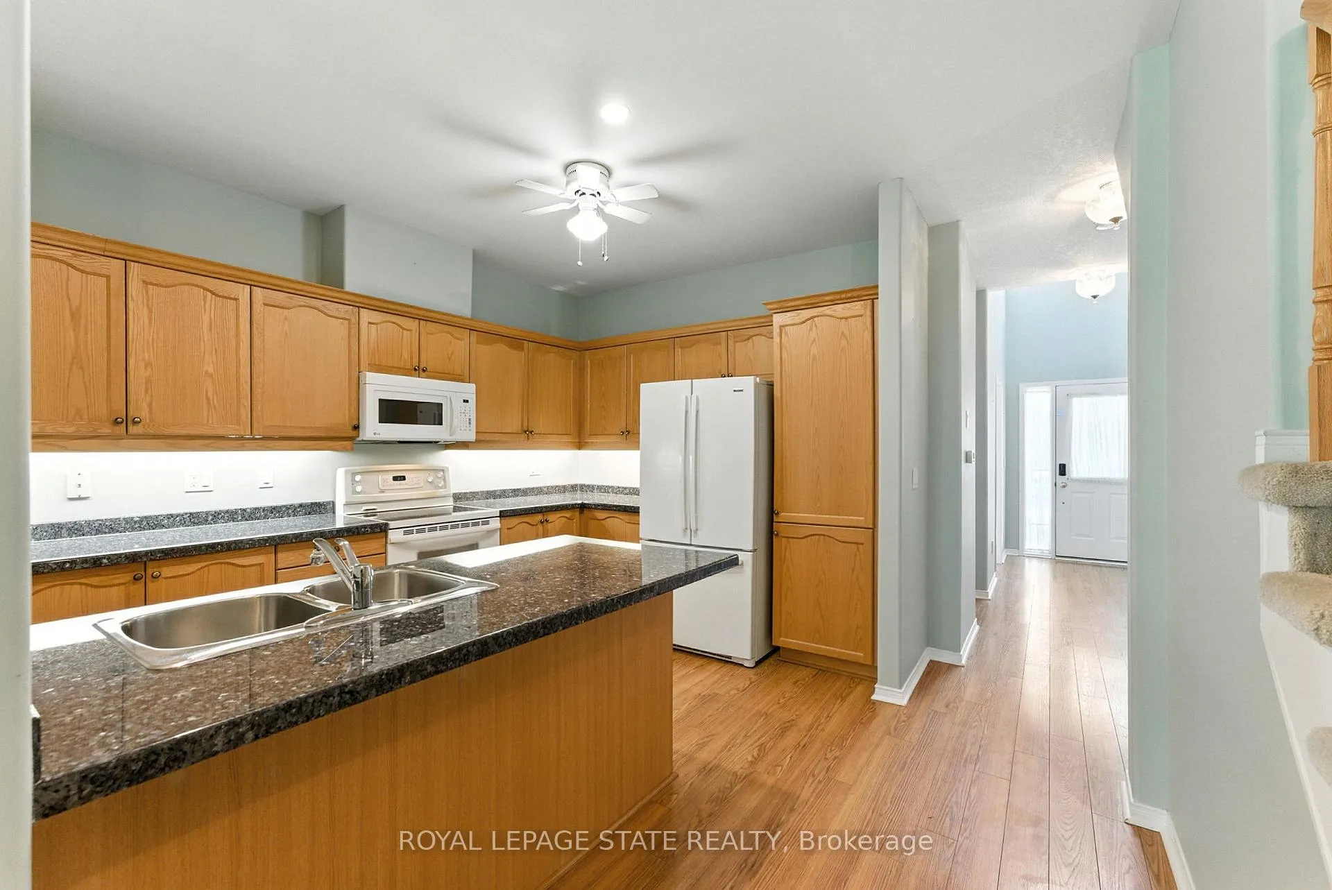 Photo 11 of Unit 6, 40 Wesleyan Court, Hamilton, Ancaster — HOMEH