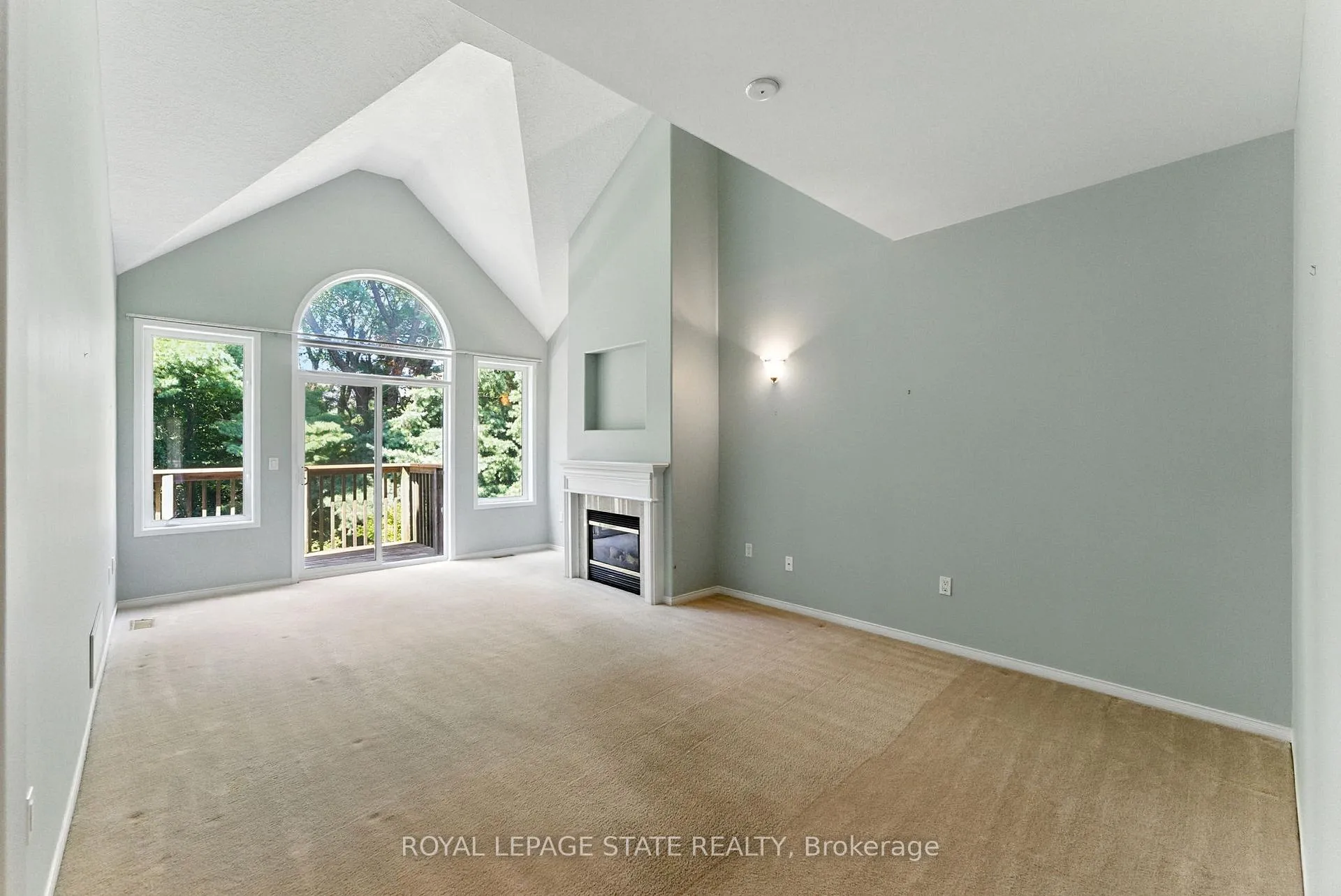 Photo 12 of Unit 6, 40 Wesleyan Court, Hamilton, Ancaster — HOMEH