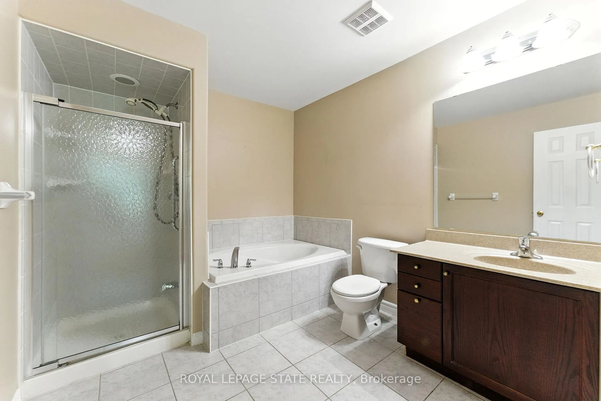 Photo 18 of Unit 6, 40 Wesleyan Court, Hamilton, Ancaster — HOMEH