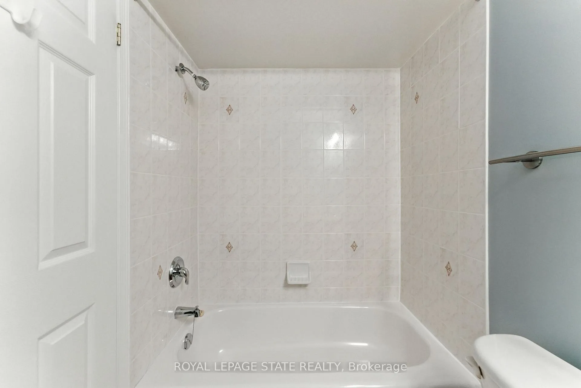 Photo 22 of Unit 6, 40 Wesleyan Court, Hamilton, Ancaster — HOMEH