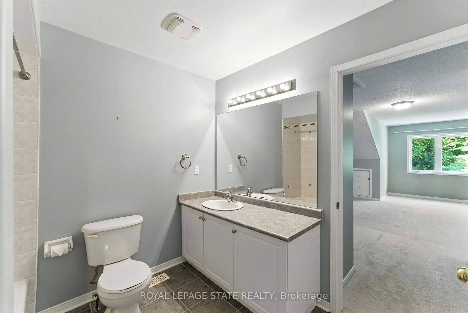 Photo 28 of Unit 6, 40 Wesleyan Court, Hamilton, Ancaster — HOMEH