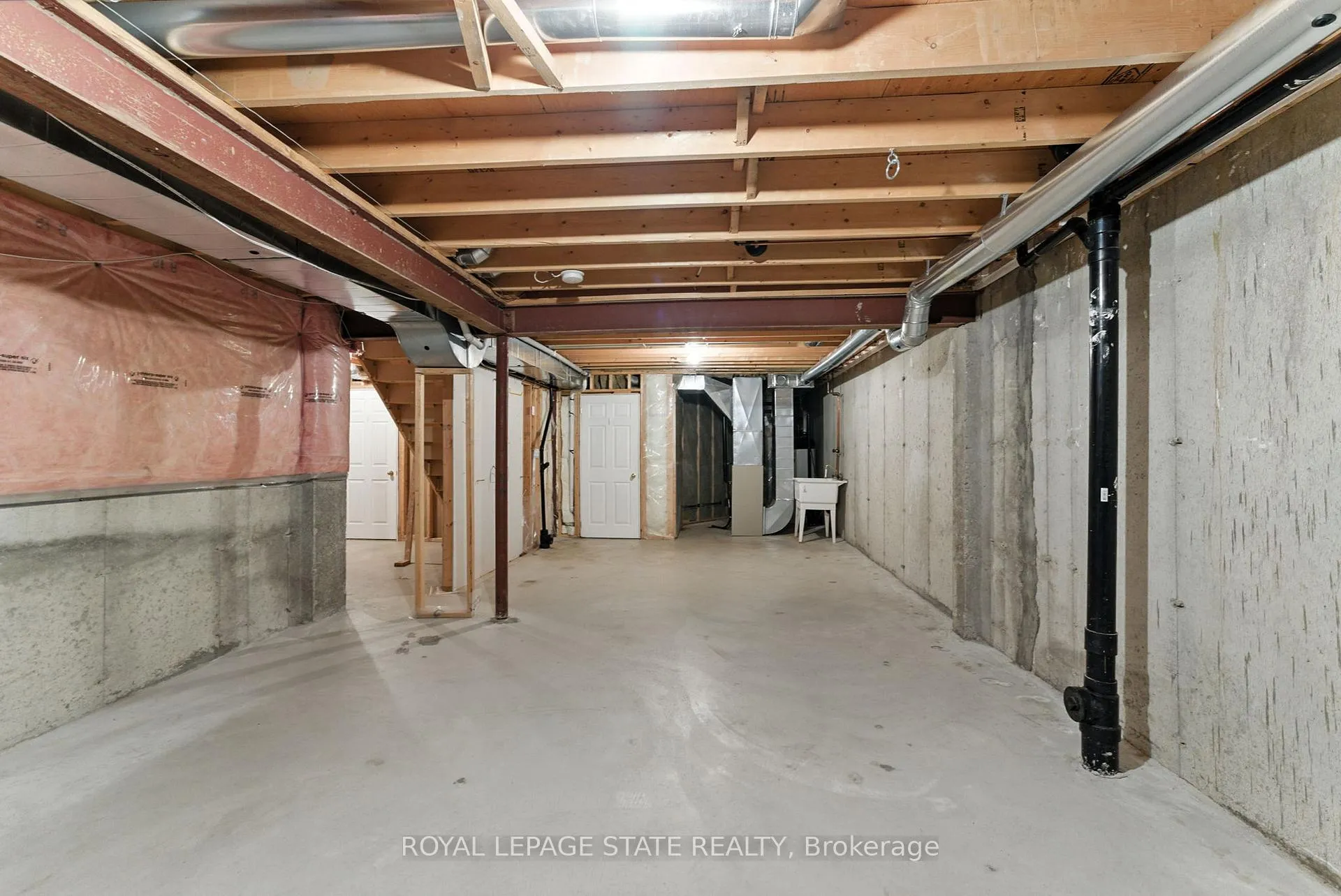 Photo 36 of Unit 6, 40 Wesleyan Court, Hamilton, Ancaster — HOMEH
