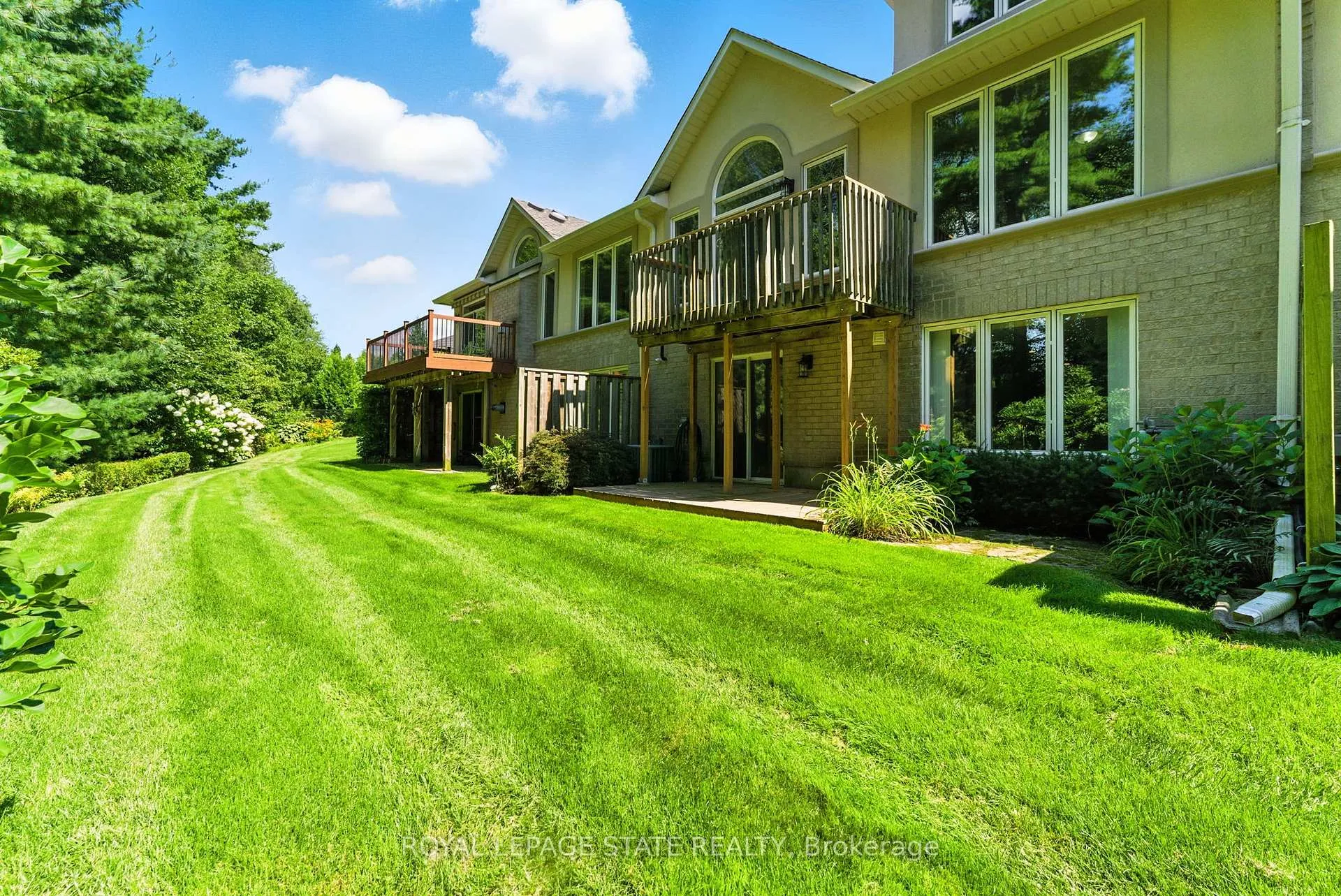 Photo 39 of Unit 6, 40 Wesleyan Court, Hamilton, Ancaster — HOMEH