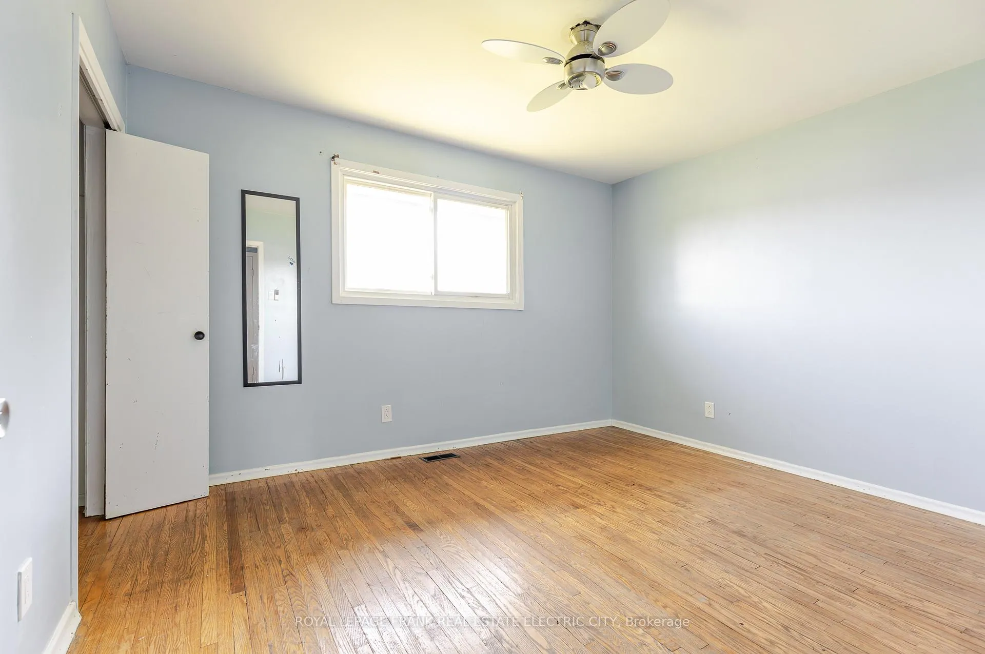 Photo 17 of 941 Crawford Drive, Peterborough, Otonabee Ward 1 — HOMEH