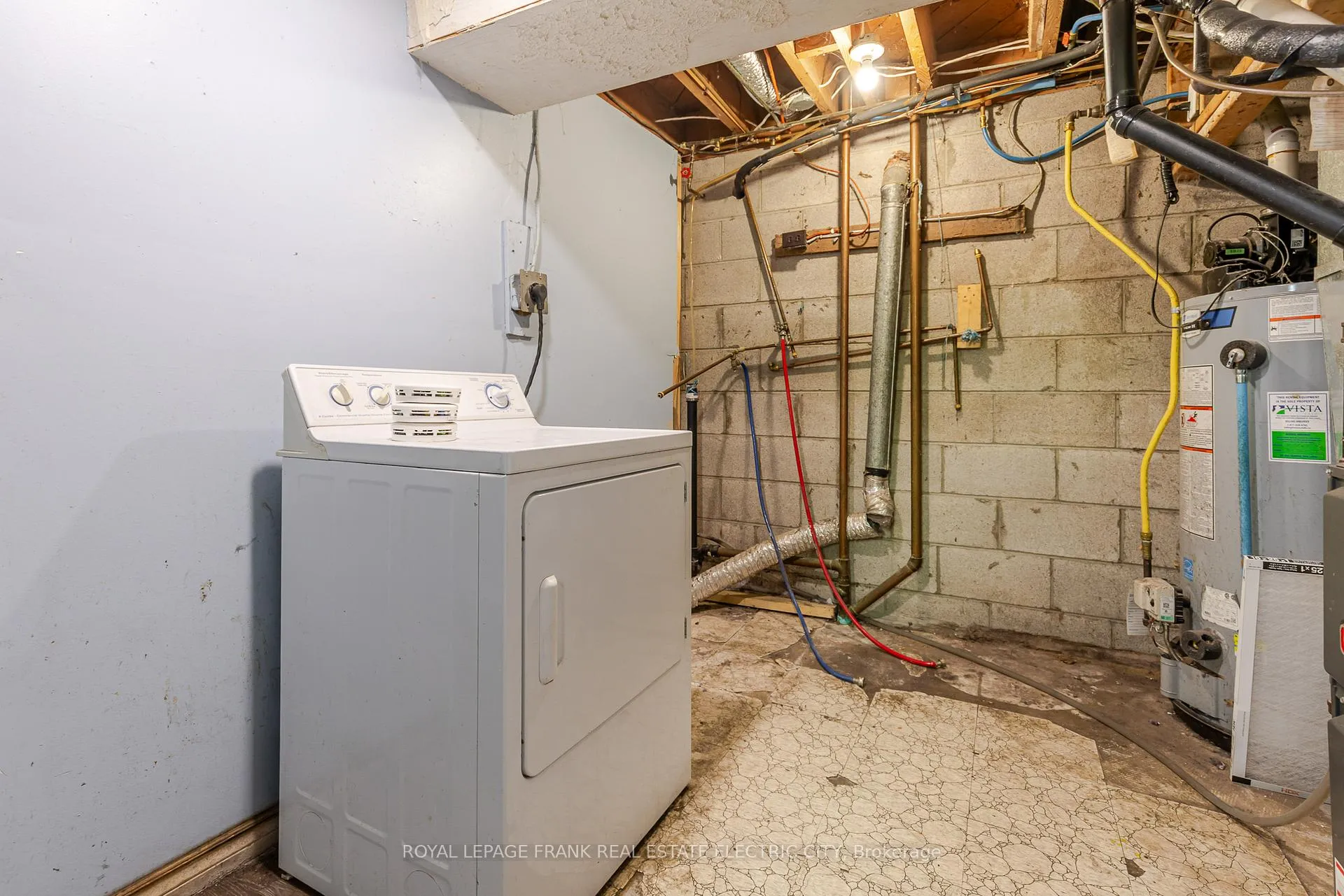Photo 22 of 941 Crawford Drive, Peterborough, Otonabee Ward 1 — HOMEH