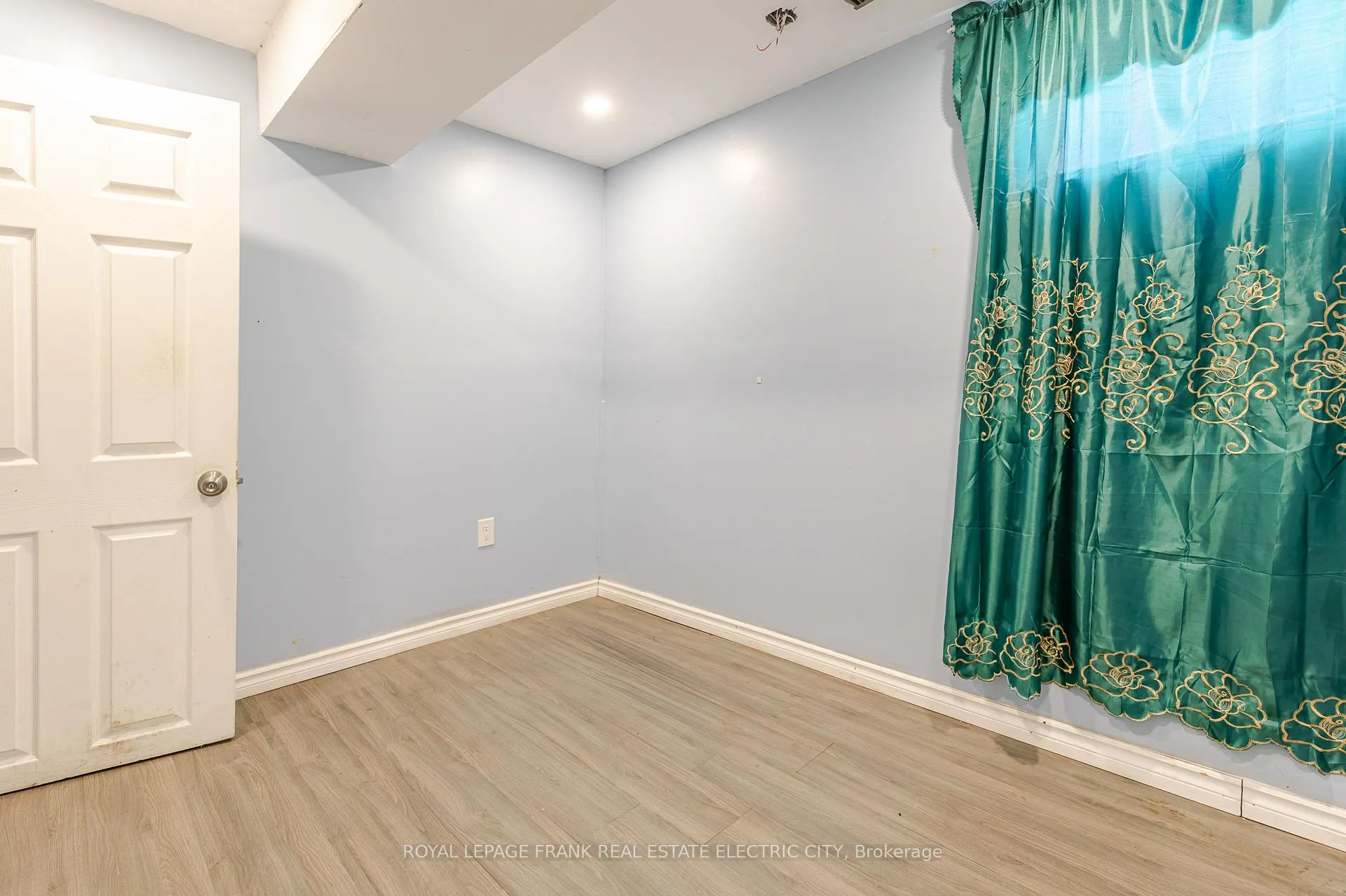 Photo 24 of 941 Crawford Drive, Peterborough, Otonabee Ward 1 — HOMEH