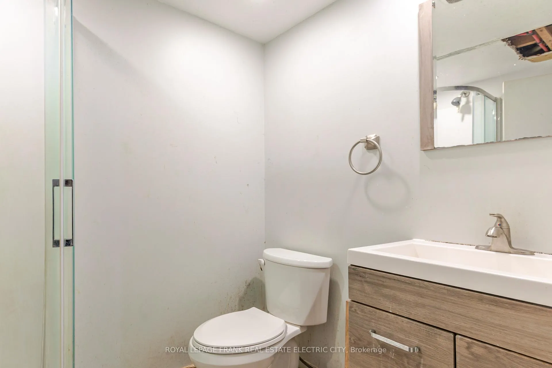 Photo 27 of 941 Crawford Drive, Peterborough, Otonabee Ward 1 — HOMEH