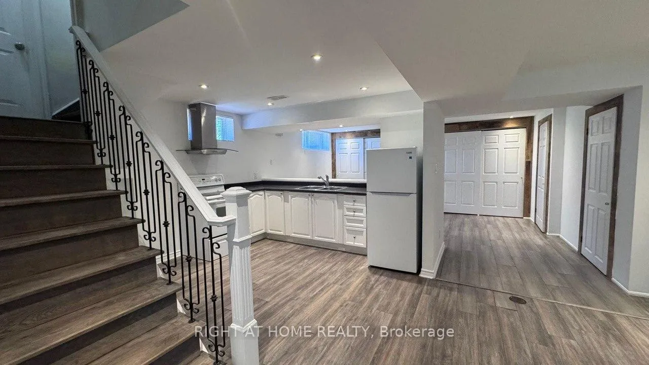 Photo 1 of 58 Foreht (Basement) Crescent, Aurora, Aurora Heights — HOMEH