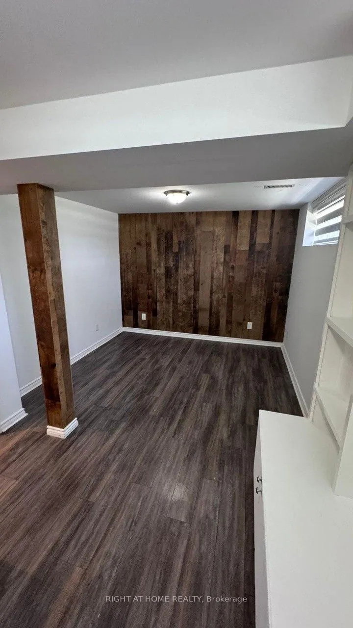 Photo 4 of 58 Foreht (Basement) Crescent, Aurora, Aurora Heights — HOMEH