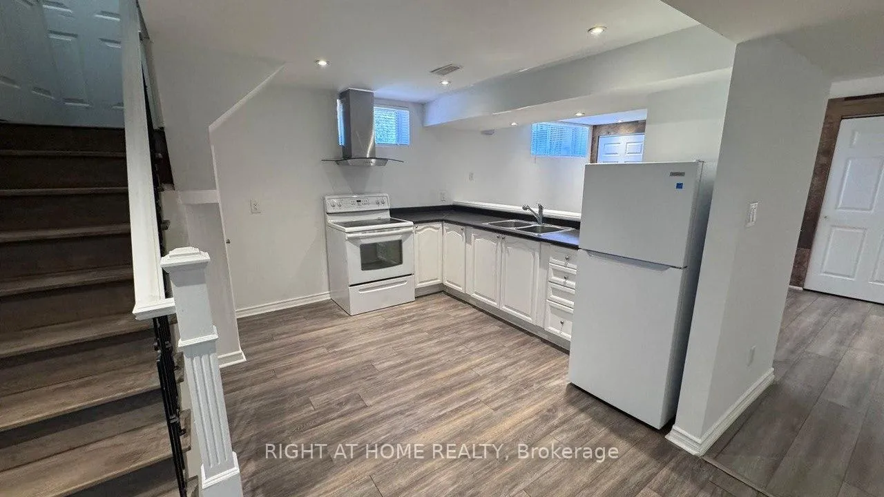 Photo 10 of 58 Foreht (Basement) Crescent, Aurora, Aurora Heights — HOMEH