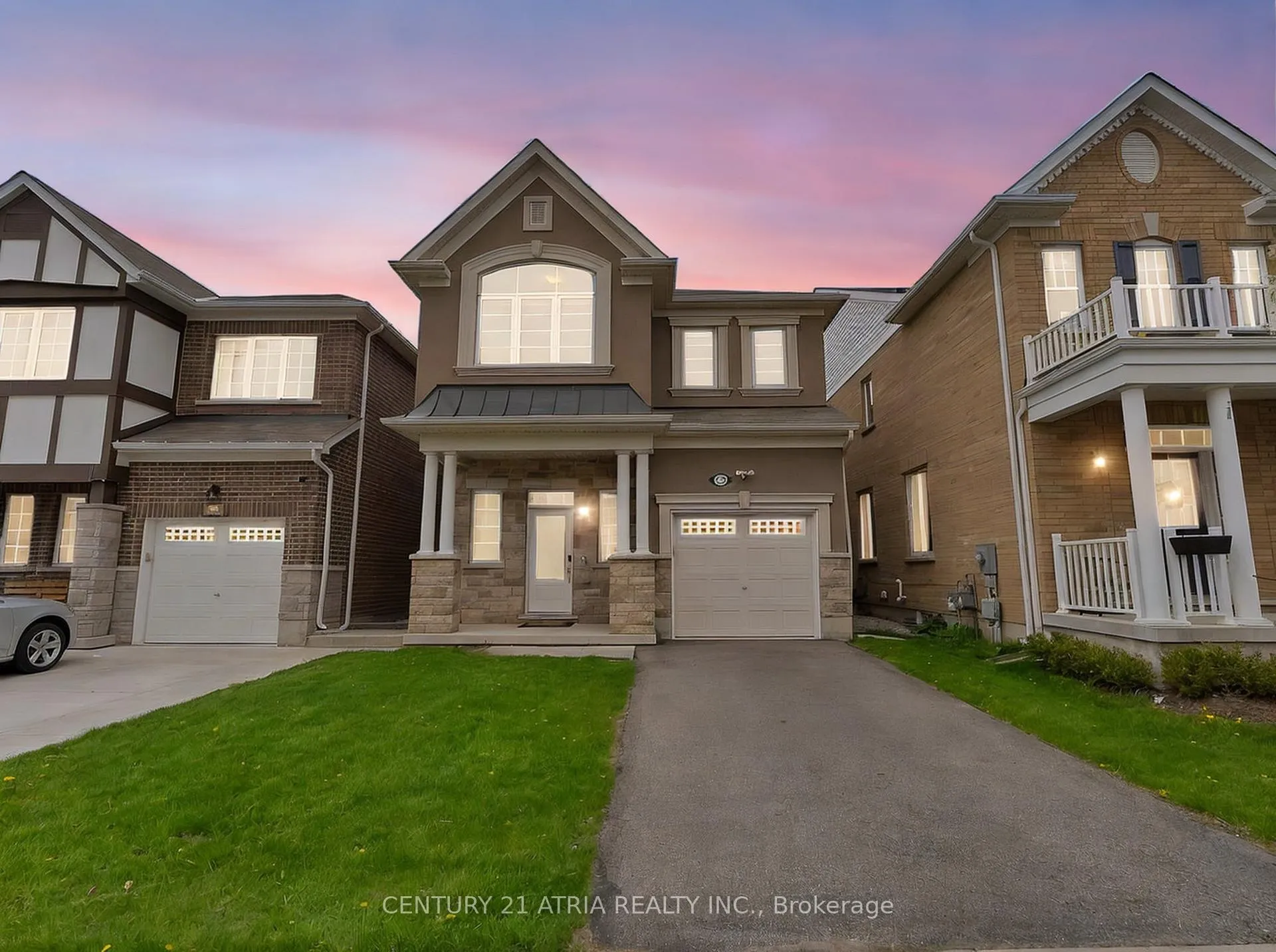 Photo 3 of 33 Stillwater Crescent, Hamilton, Waterdown — HOMEH
