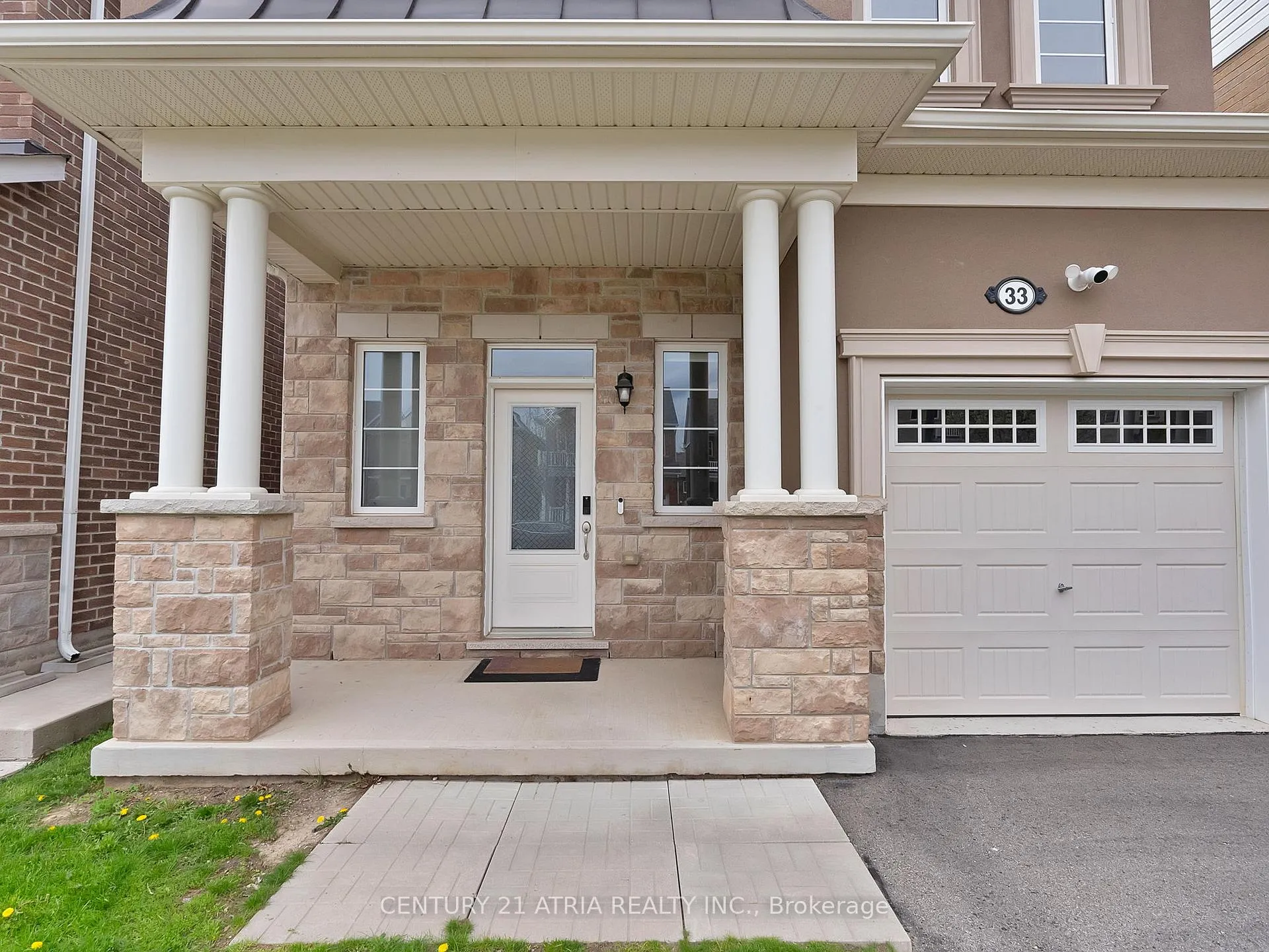 Photo 4 of 33 Stillwater Crescent, Hamilton, Waterdown — HOMEH