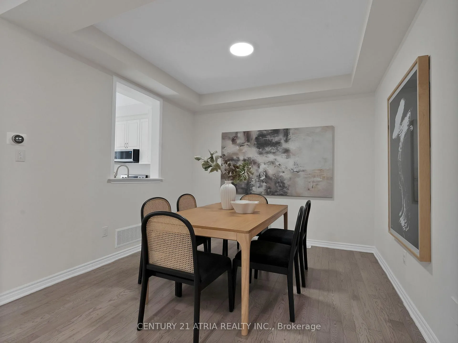 Photo 7 of 33 Stillwater Crescent, Hamilton, Waterdown — HOMEH
