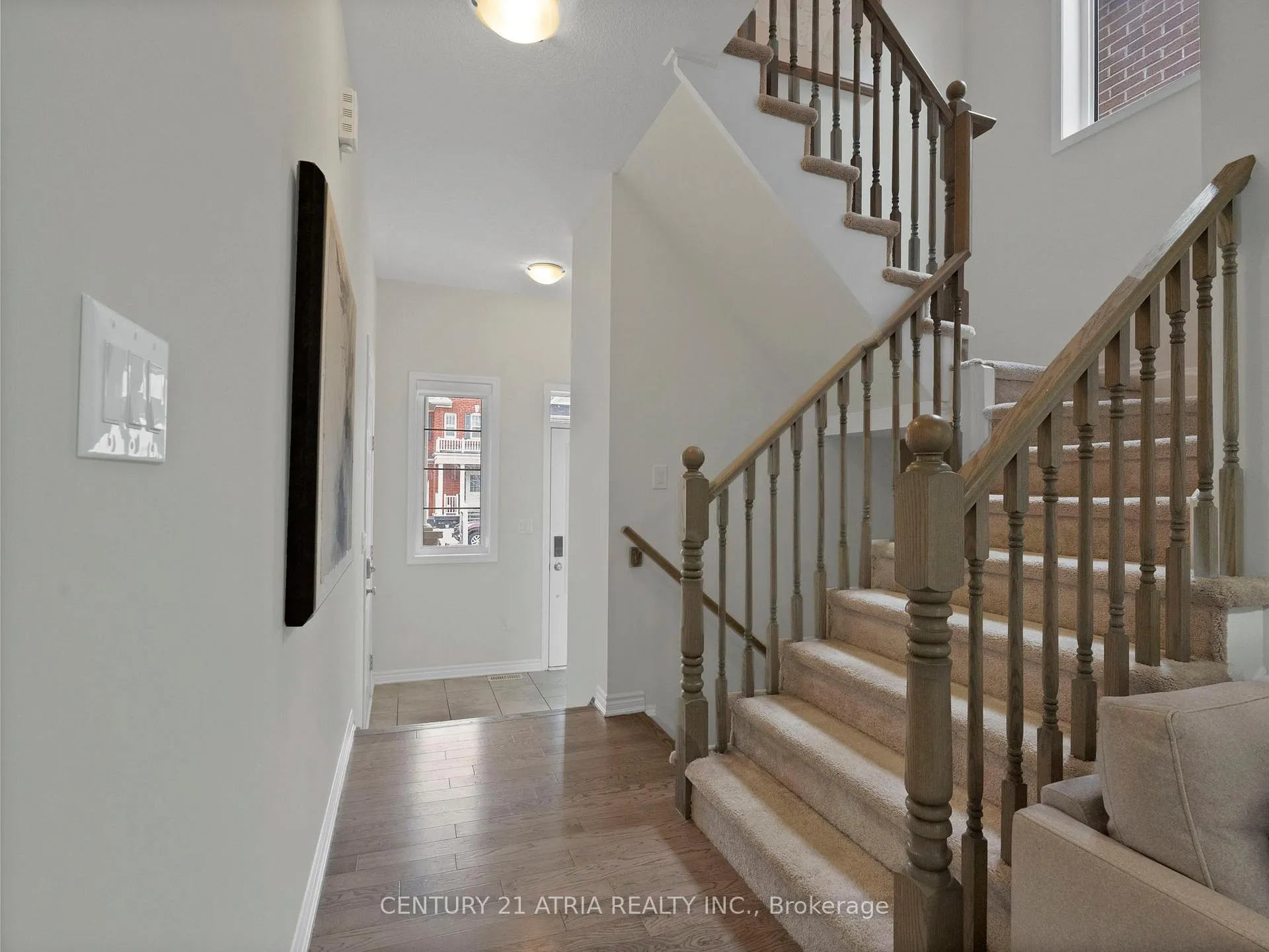 Photo 14 of 33 Stillwater Crescent, Hamilton, Waterdown — HOMEH