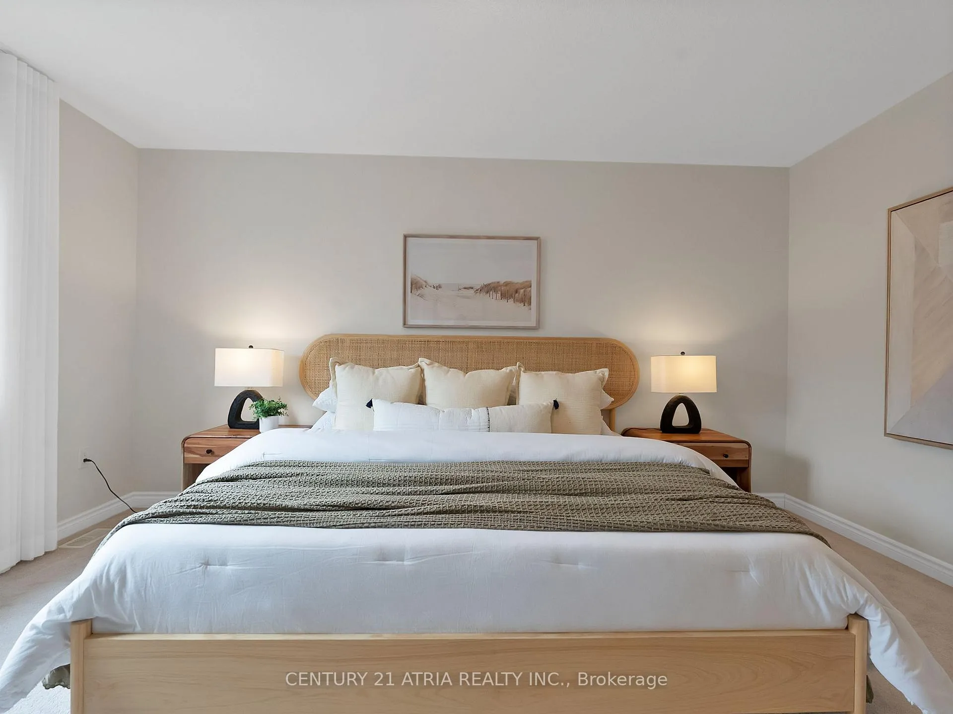 Photo 17 of 33 Stillwater Crescent, Hamilton, Waterdown — HOMEH