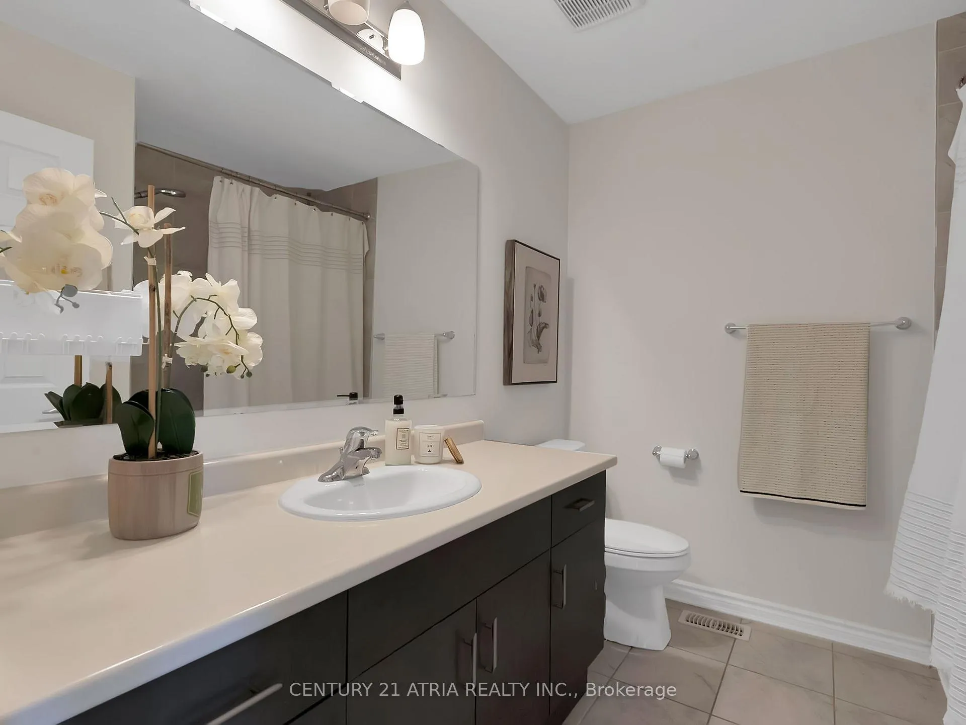 Photo 28 of 33 Stillwater Crescent, Hamilton, Waterdown — HOMEH