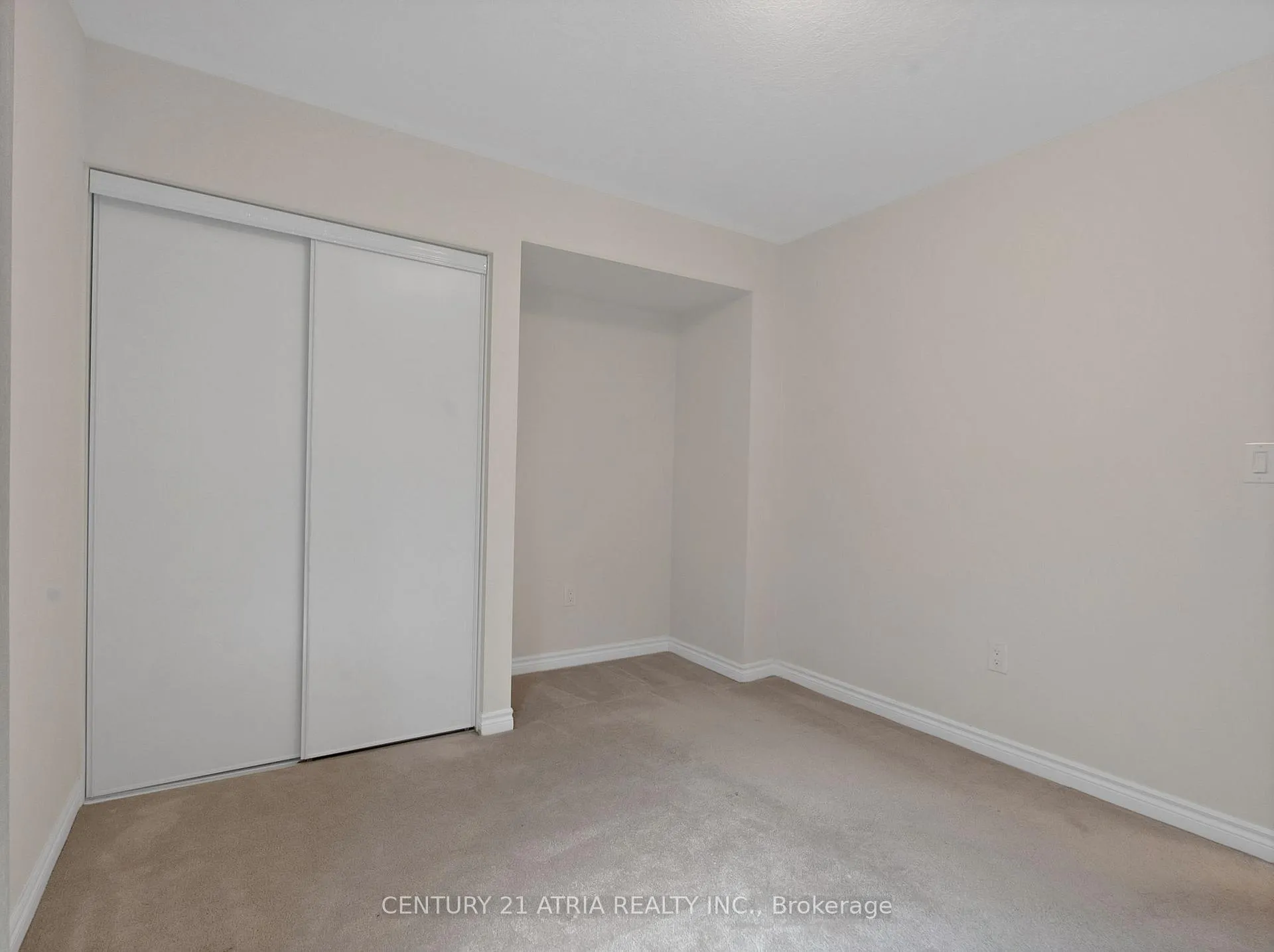 Photo 31 of 33 Stillwater Crescent, Hamilton, Waterdown — HOMEH