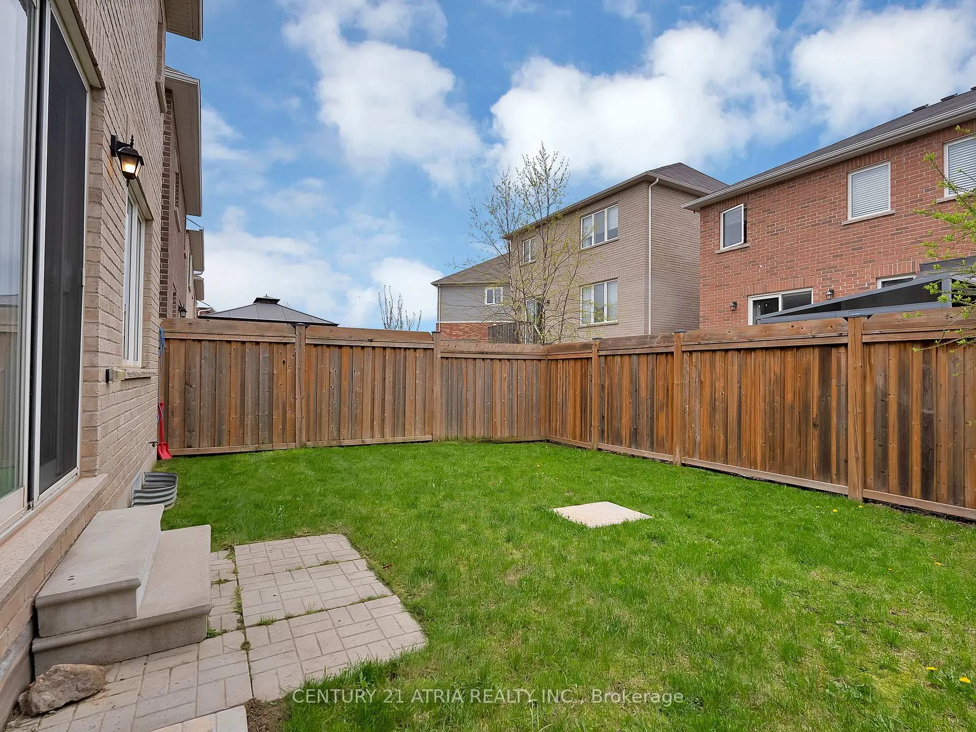 Photo 48 of 33 Stillwater Crescent, Hamilton, Waterdown — HOMEH