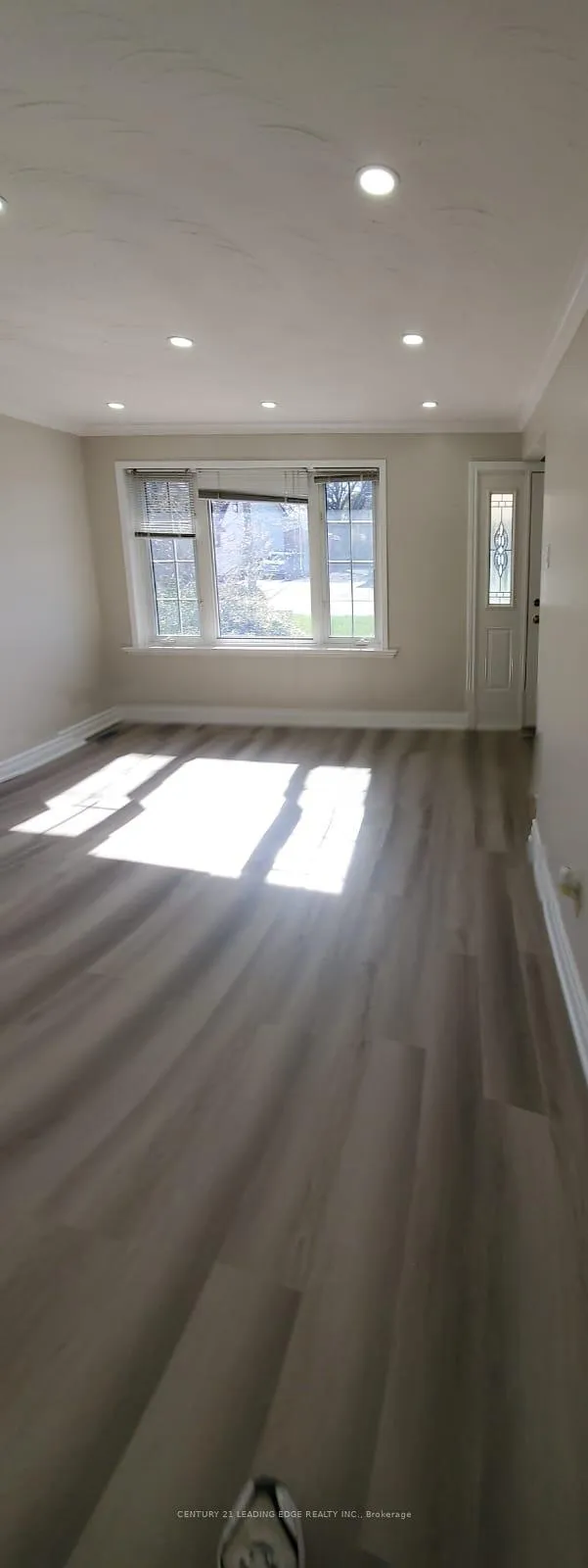 Photo 3 of Unit Main, 607 Kent Street, Whitby, Downtown Whitby — HOMEH
