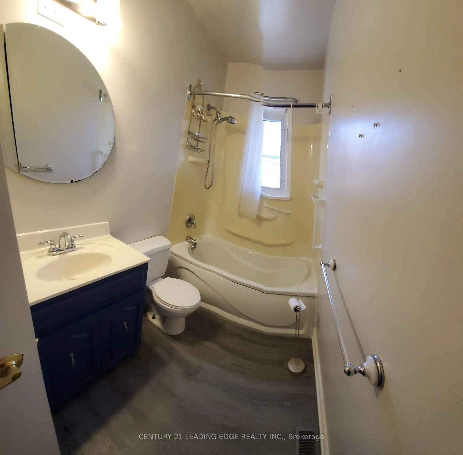 Photo 8 of Unit Main, 607 Kent Street, Whitby, Downtown Whitby — HOMEH