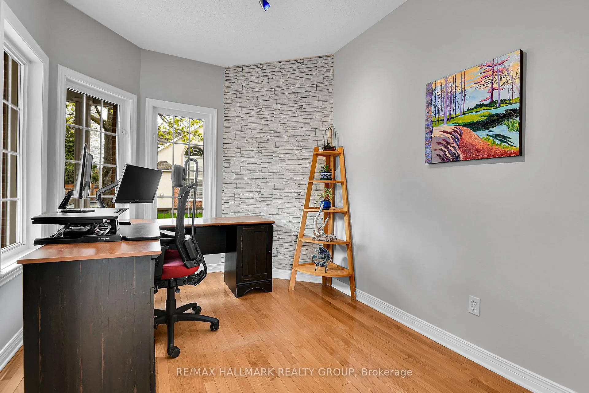 Photo 8 of 214 Laura Private, Ottawa, Pineview — HOMEH