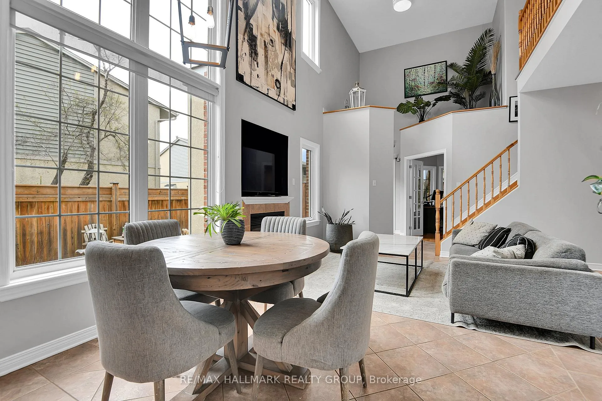 Photo 12 of 214 Laura Private, Ottawa, Pineview — HOMEH
