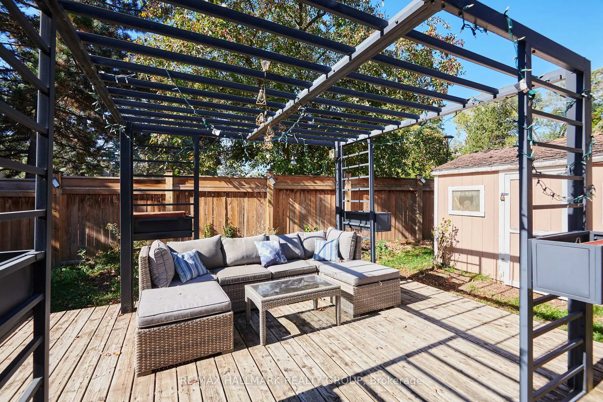 Photo 15 of 214 Laura Private, Ottawa, Pineview — HOMEH