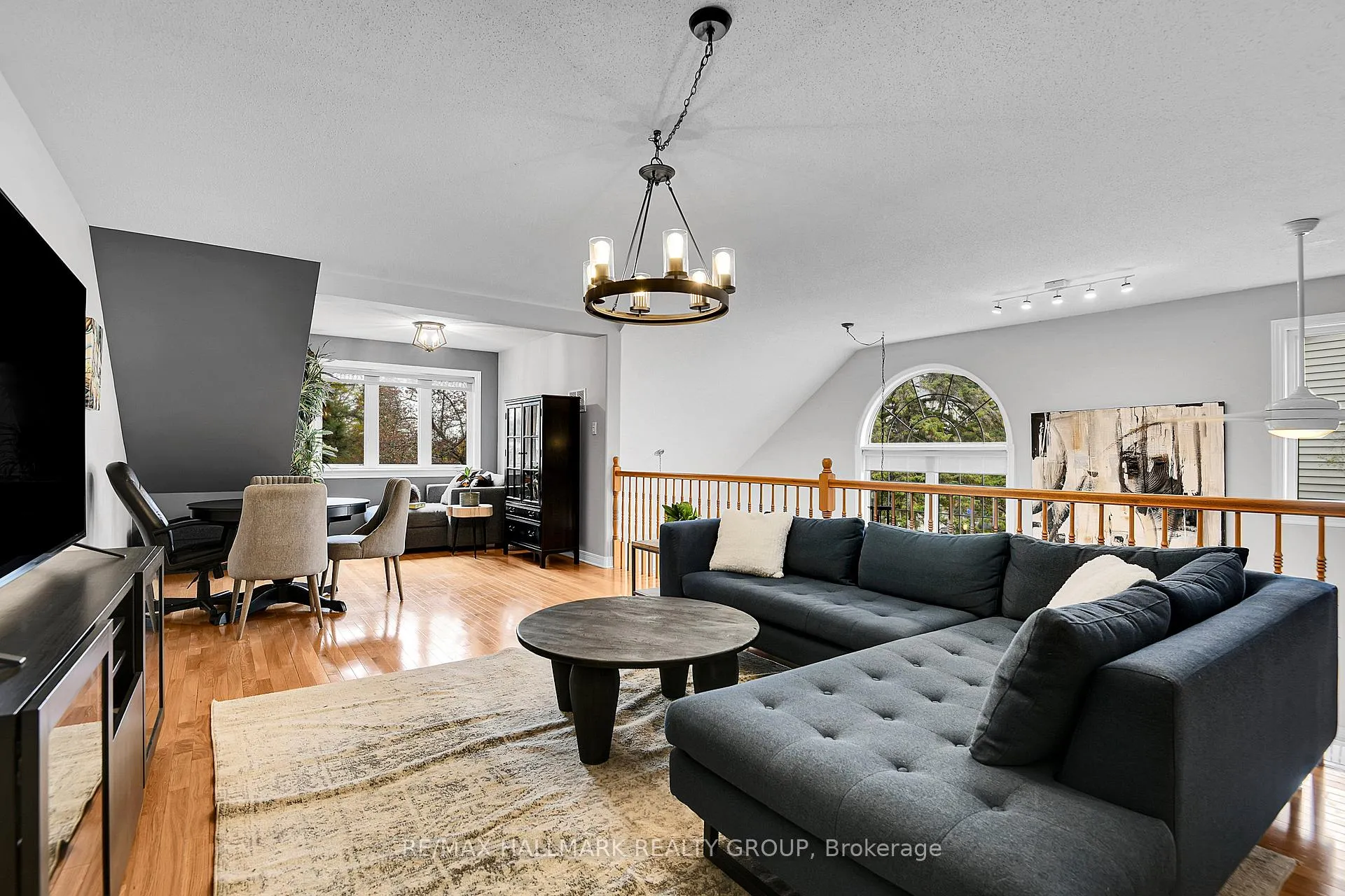 Photo 23 of 214 Laura Private, Ottawa, Pineview — HOMEH