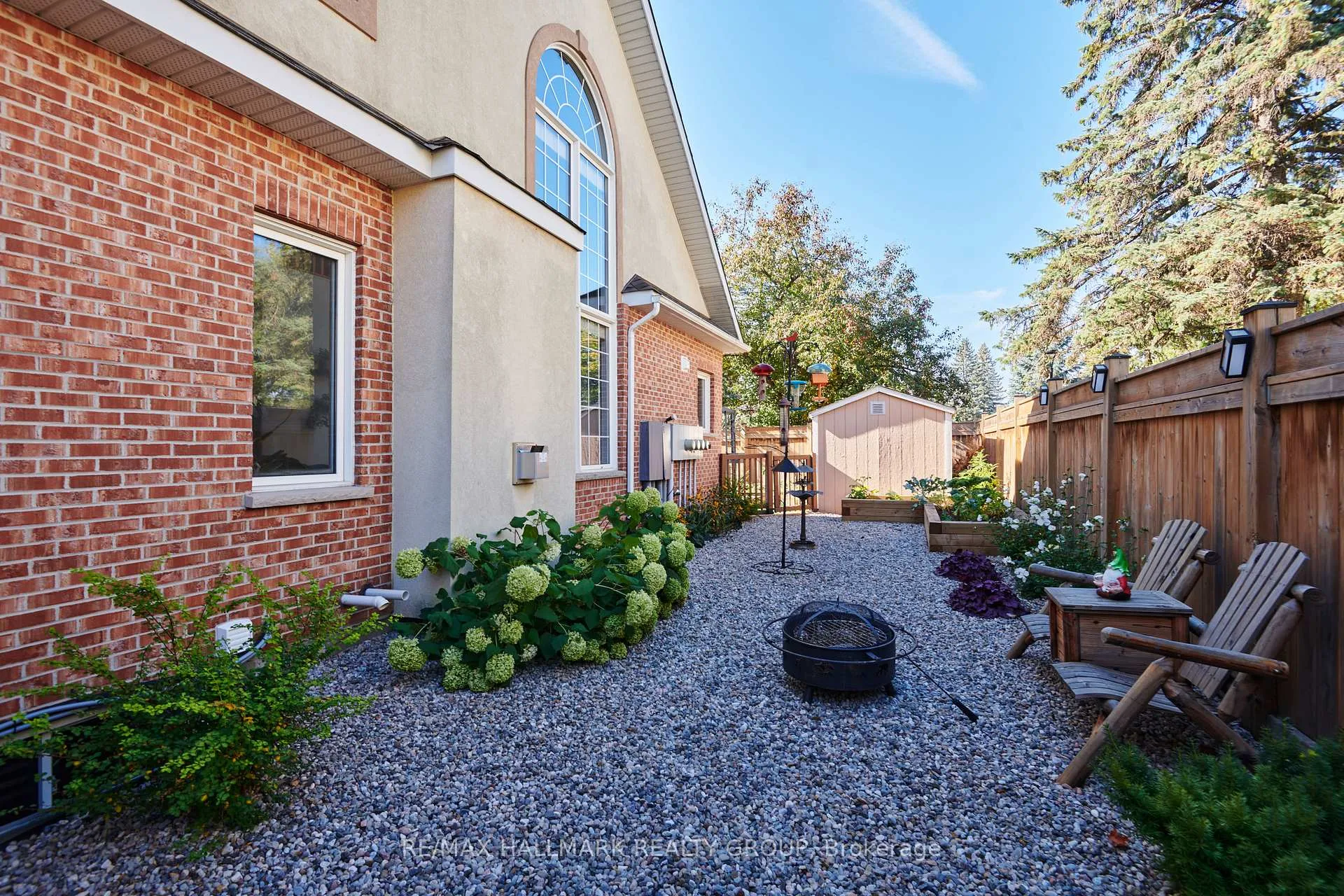 Photo 32 of 214 Laura Private, Ottawa, Pineview — HOMEH