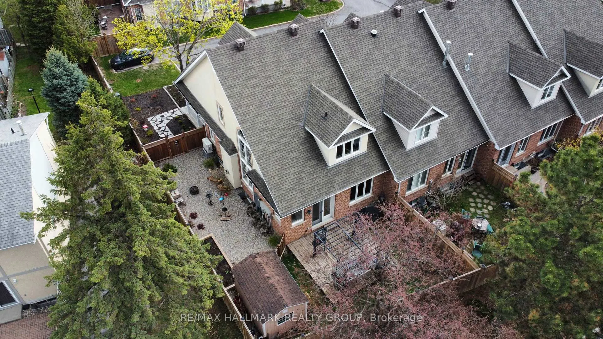 Photo 36 of 214 Laura Private, Ottawa, Pineview — HOMEH