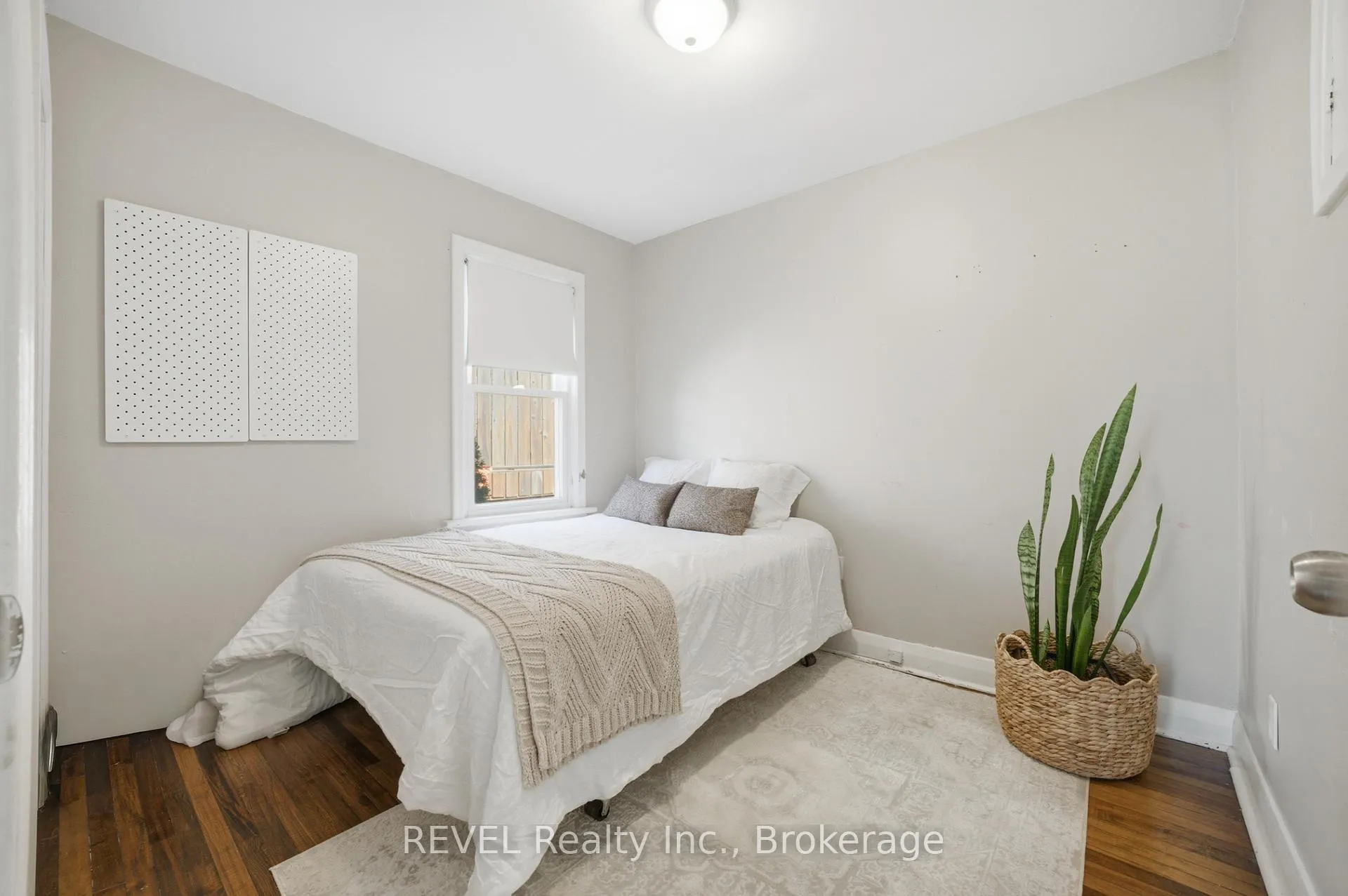 Photo 12 of 35 Hatter Avenue, Welland, N. Welland — HOMEH