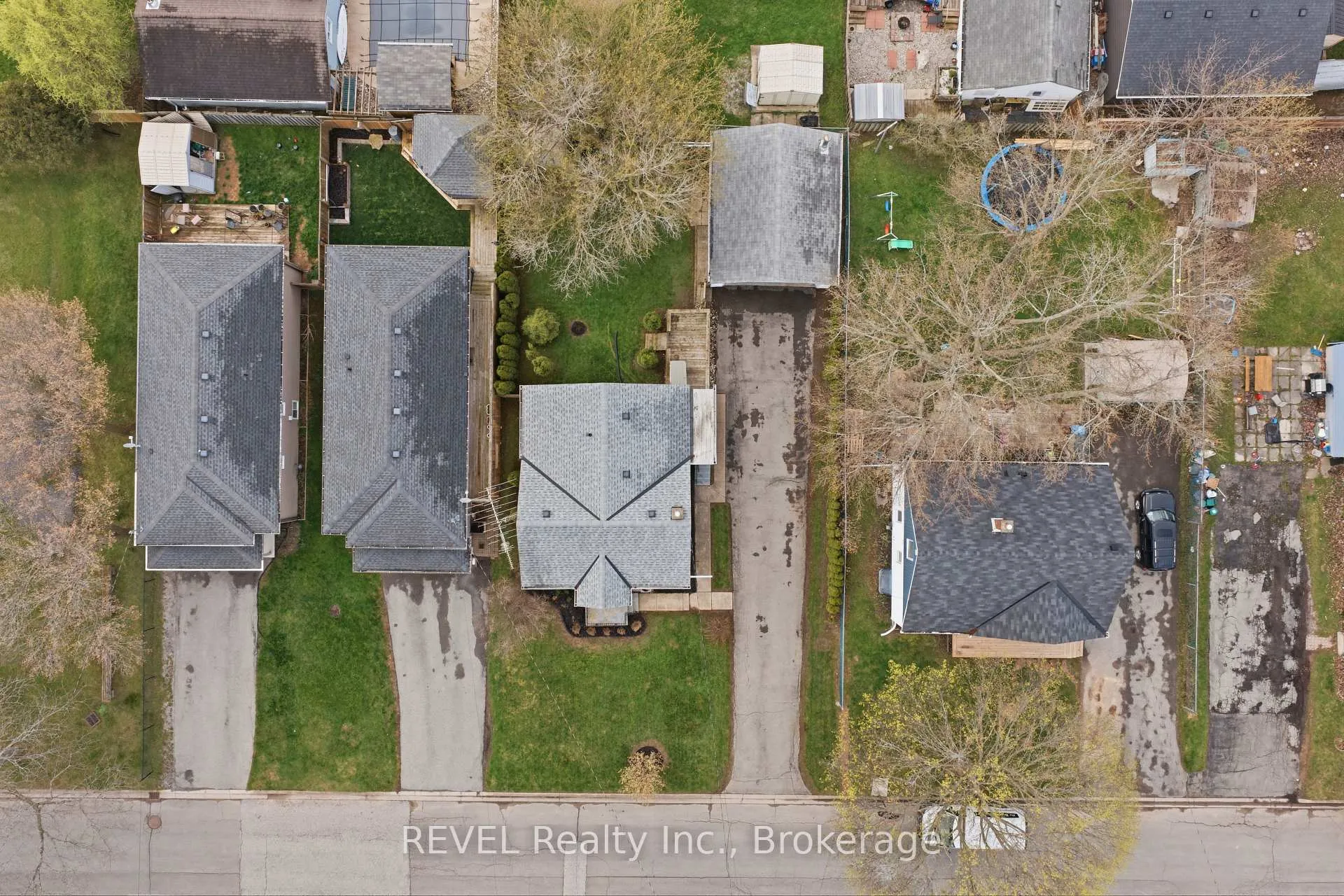 Photo 20 of 35 Hatter Avenue, Welland, N. Welland — HOMEH