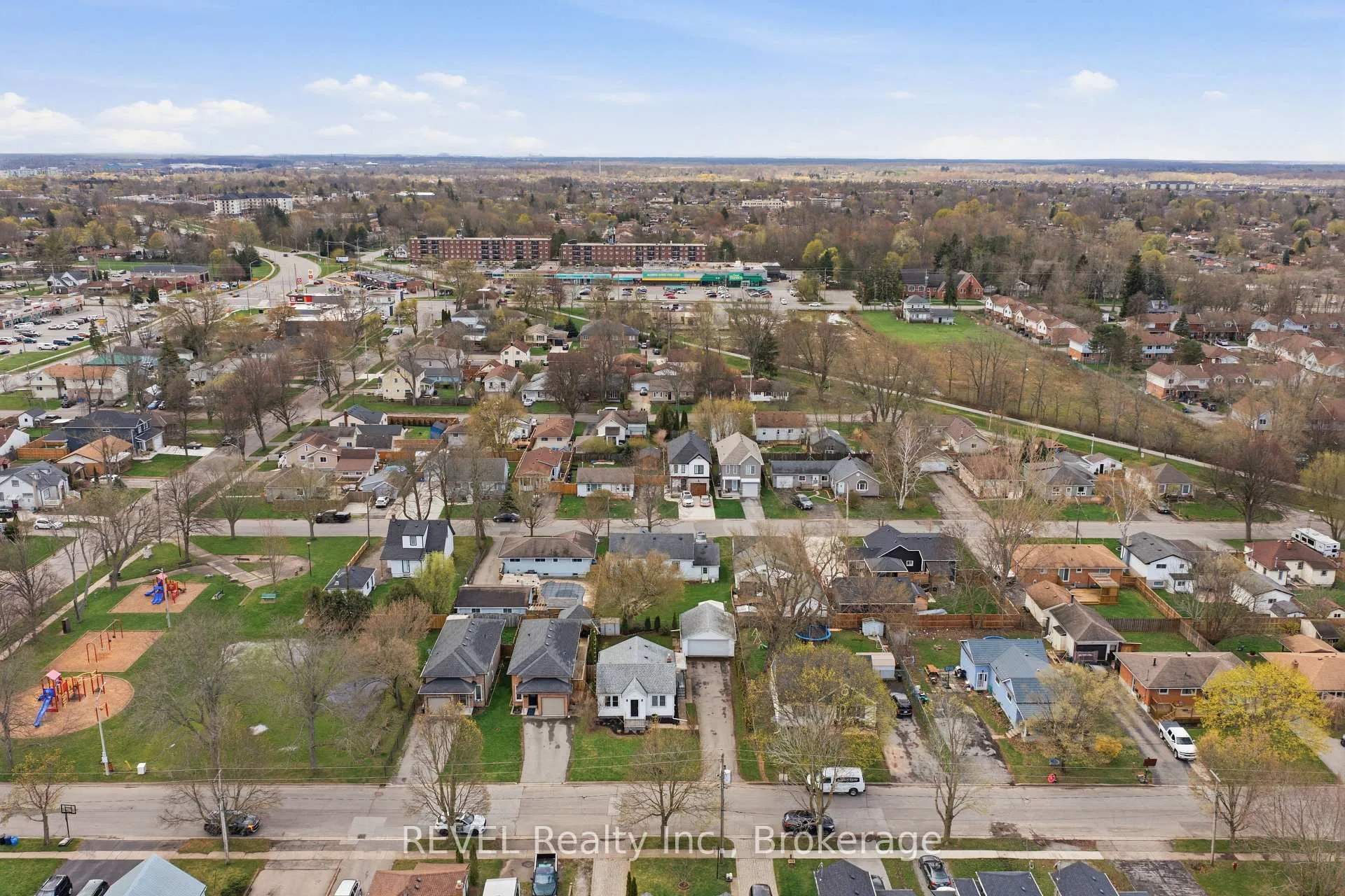 Photo 22 of 35 Hatter Avenue, Welland, N. Welland — HOMEH