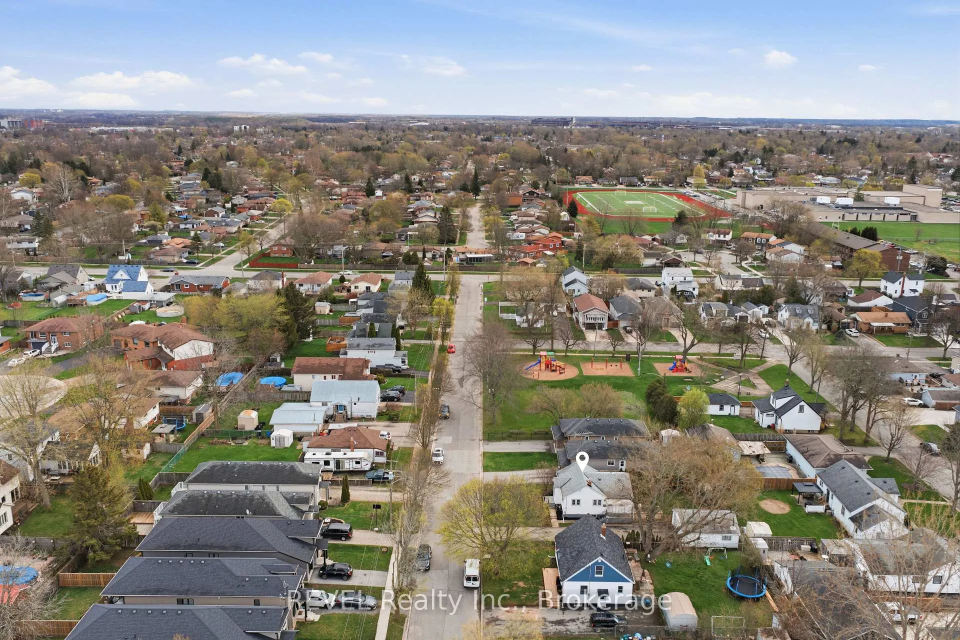 Photo 24 of 35 Hatter Avenue, Welland, N. Welland — HOMEH