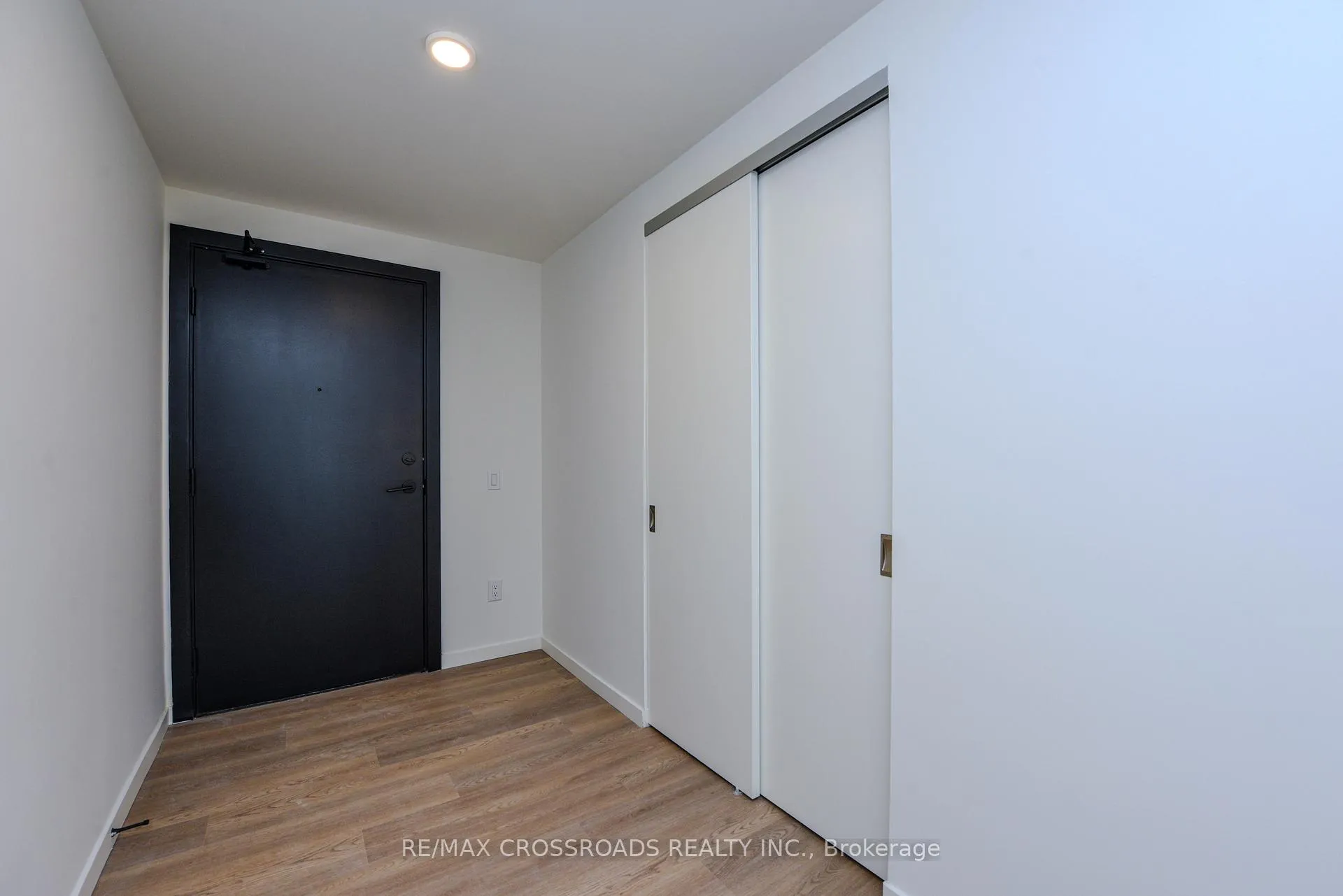 Photo 2 of Unit 520, 689 The Queensway Drive, Etobicoke, Stonegate-Queensway — HOMEH