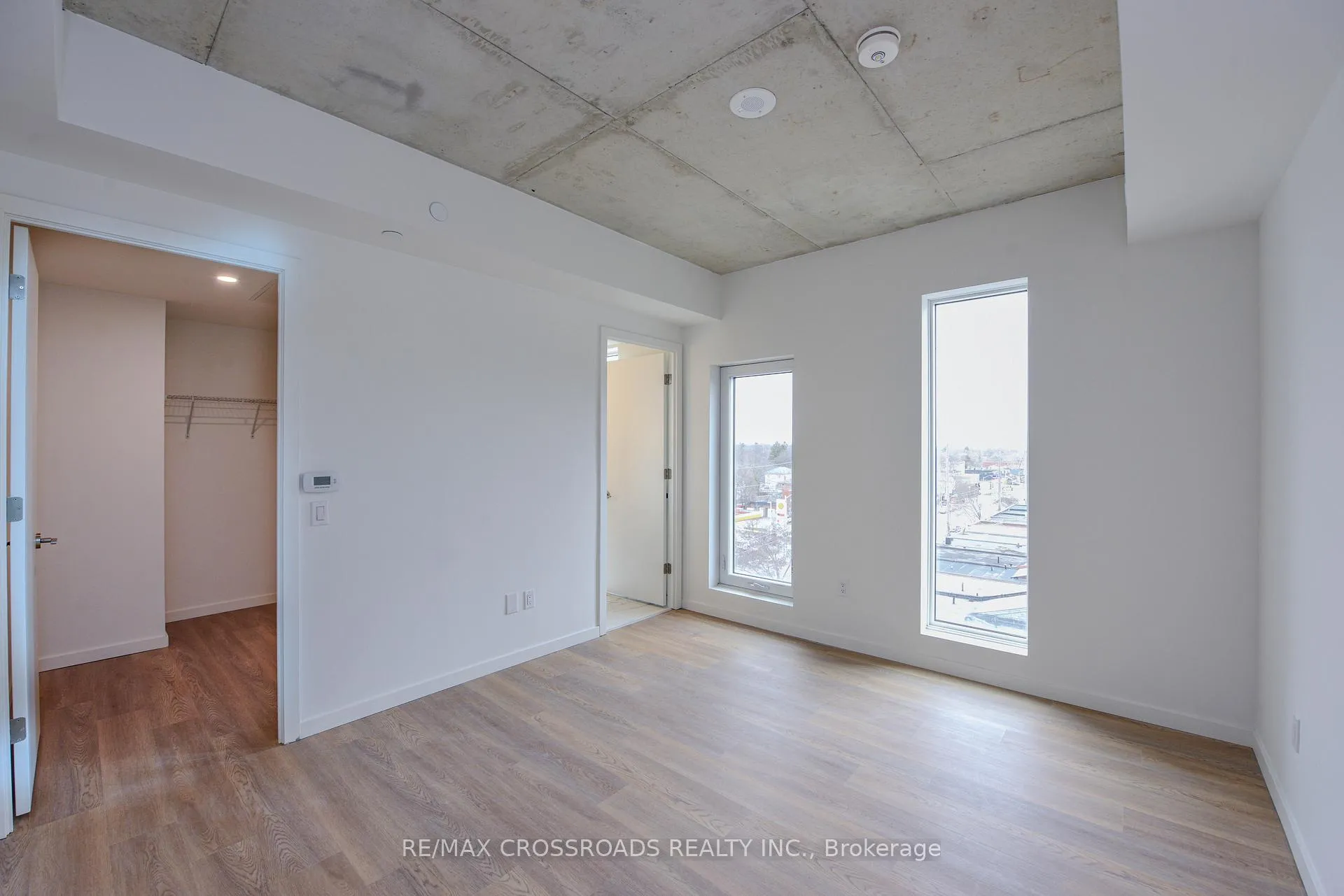 Photo 5 of Unit 520, 689 The Queensway Drive, Etobicoke, Stonegate-Queensway — HOMEH