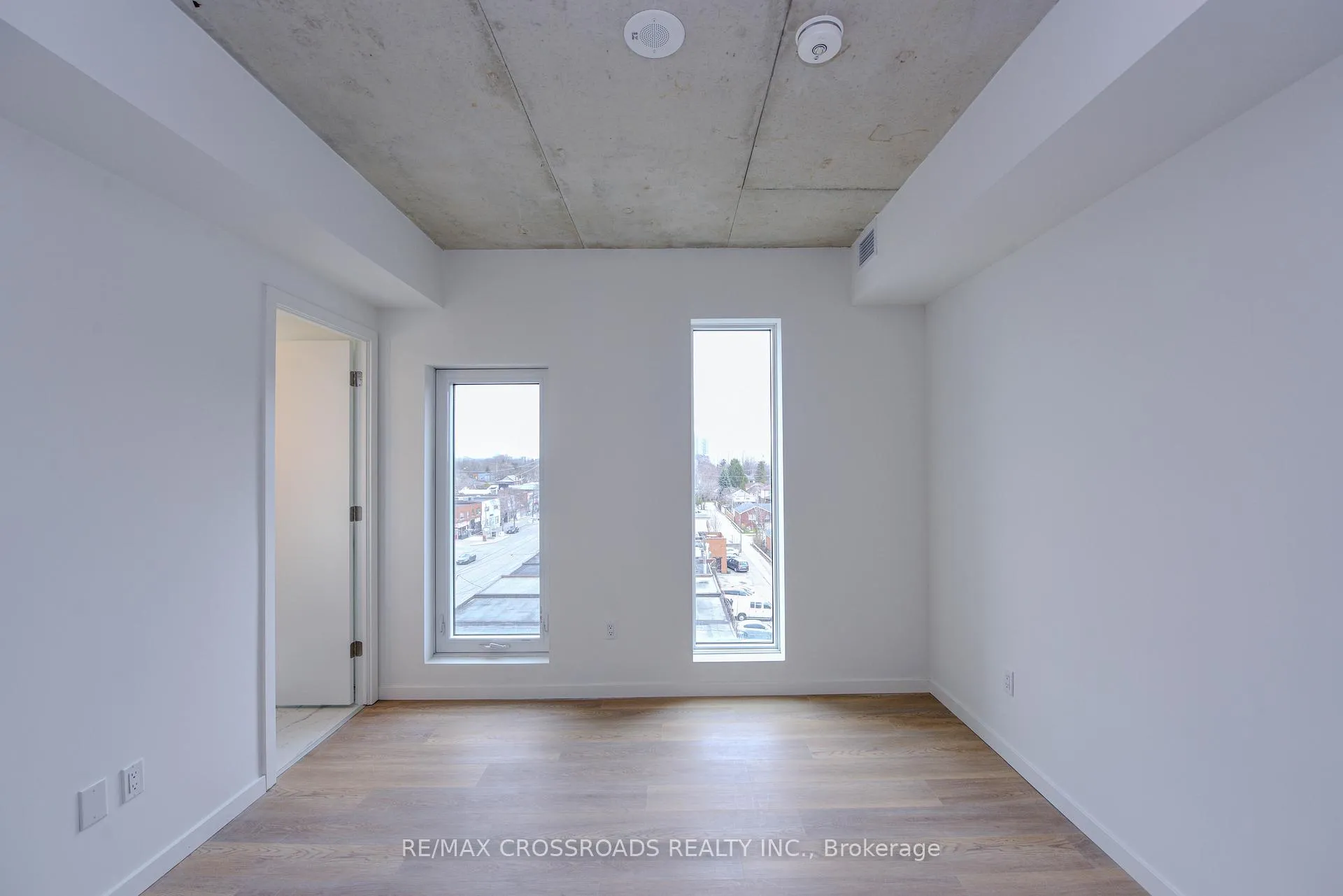 Photo 6 of Unit 520, 689 The Queensway Drive, Etobicoke, Stonegate-Queensway — HOMEH