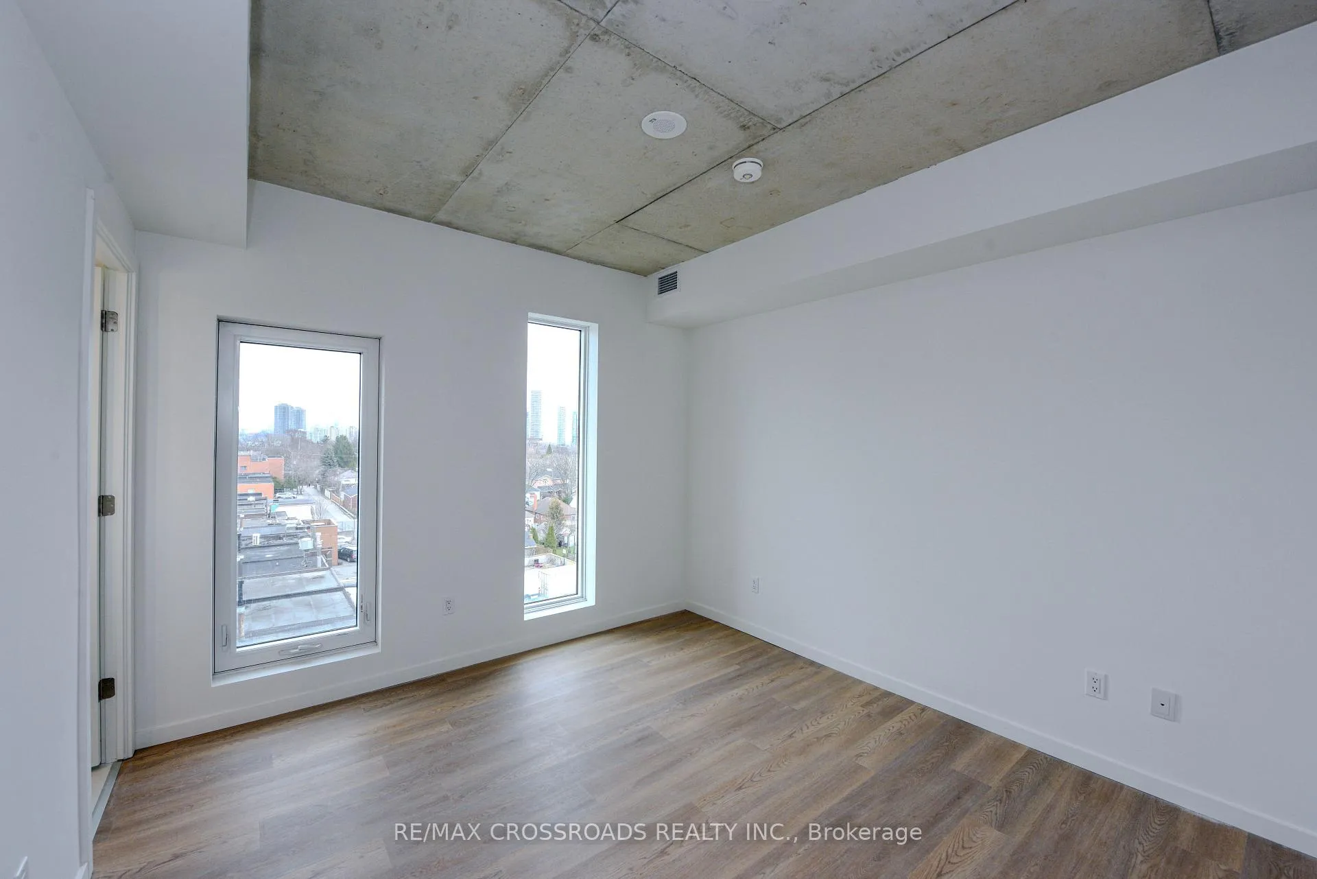 Photo 7 of Unit 520, 689 The Queensway Drive, Etobicoke, Stonegate-Queensway — HOMEH