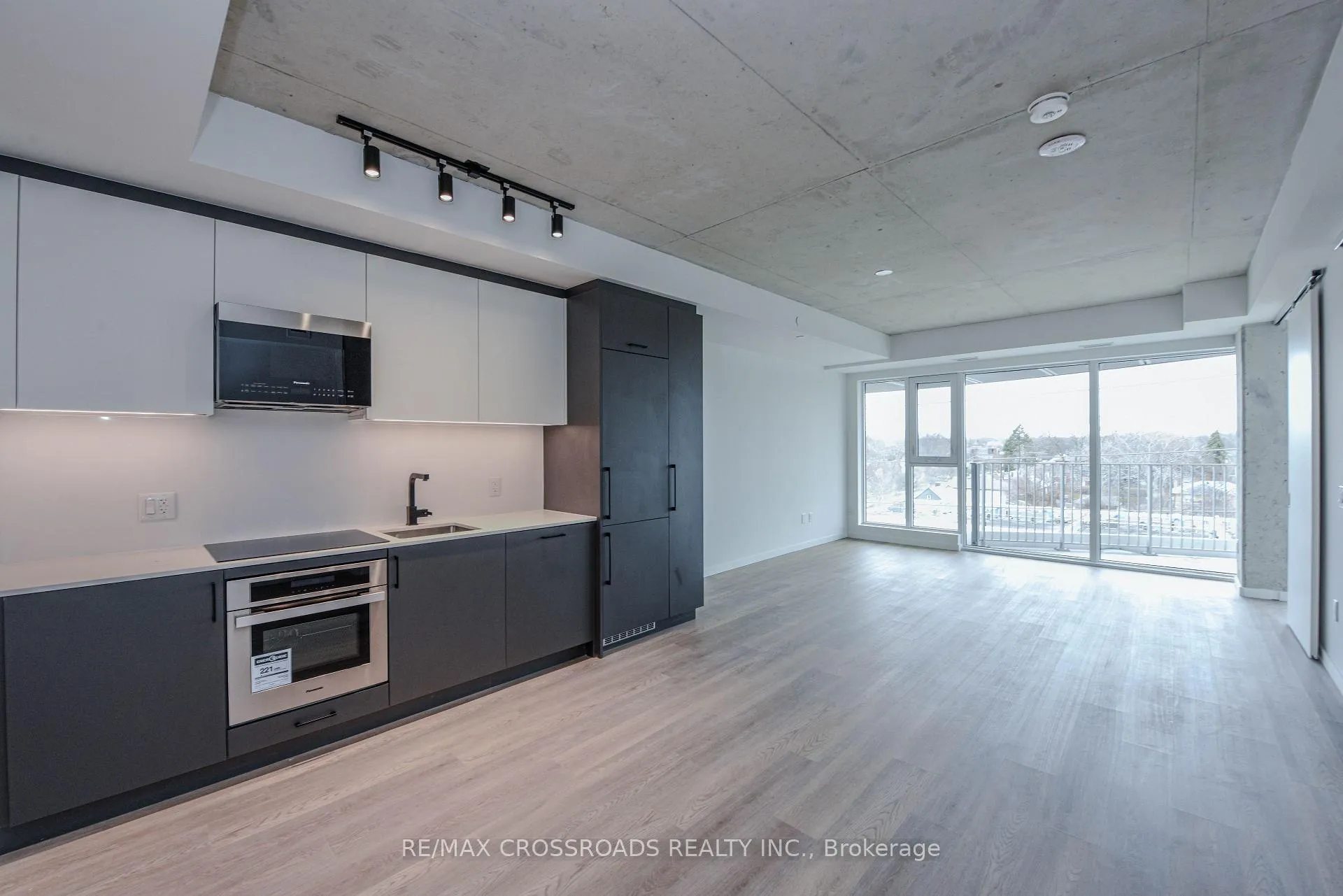 Photo 12 of Unit 520, 689 The Queensway Drive, Etobicoke, Stonegate-Queensway — HOMEH