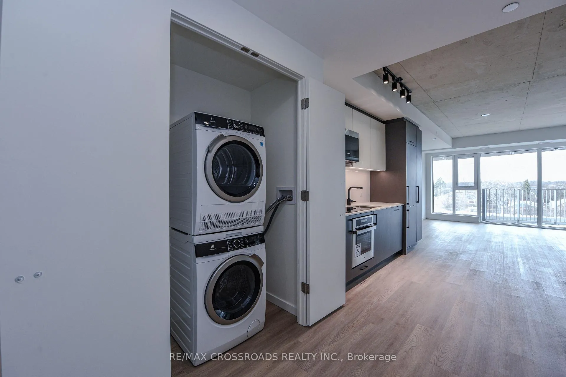 Photo 16 of Unit 520, 689 The Queensway Drive, Etobicoke, Stonegate-Queensway — HOMEH