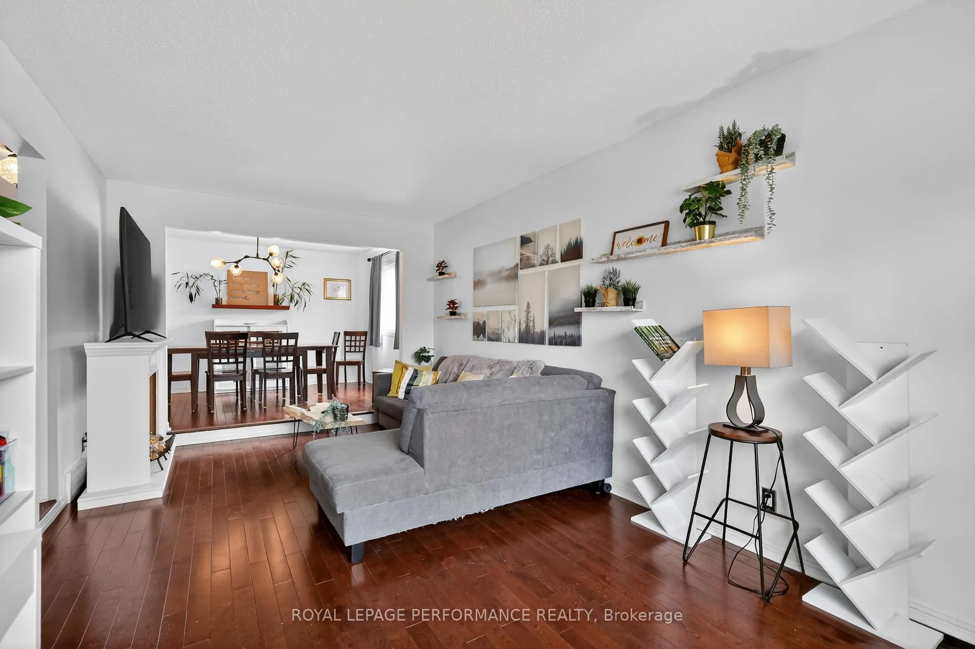 Photo 5 of 2 Canbury Crescent, Ottawa, Tanglewood — HOMEH